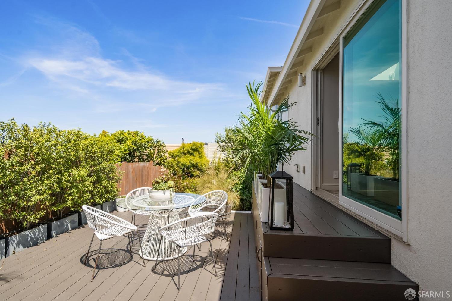 Detail Gallery Image 21 of 54 For 120 Brunswick St, San Francisco,  CA 94112 - 3 Beds | 3 Baths