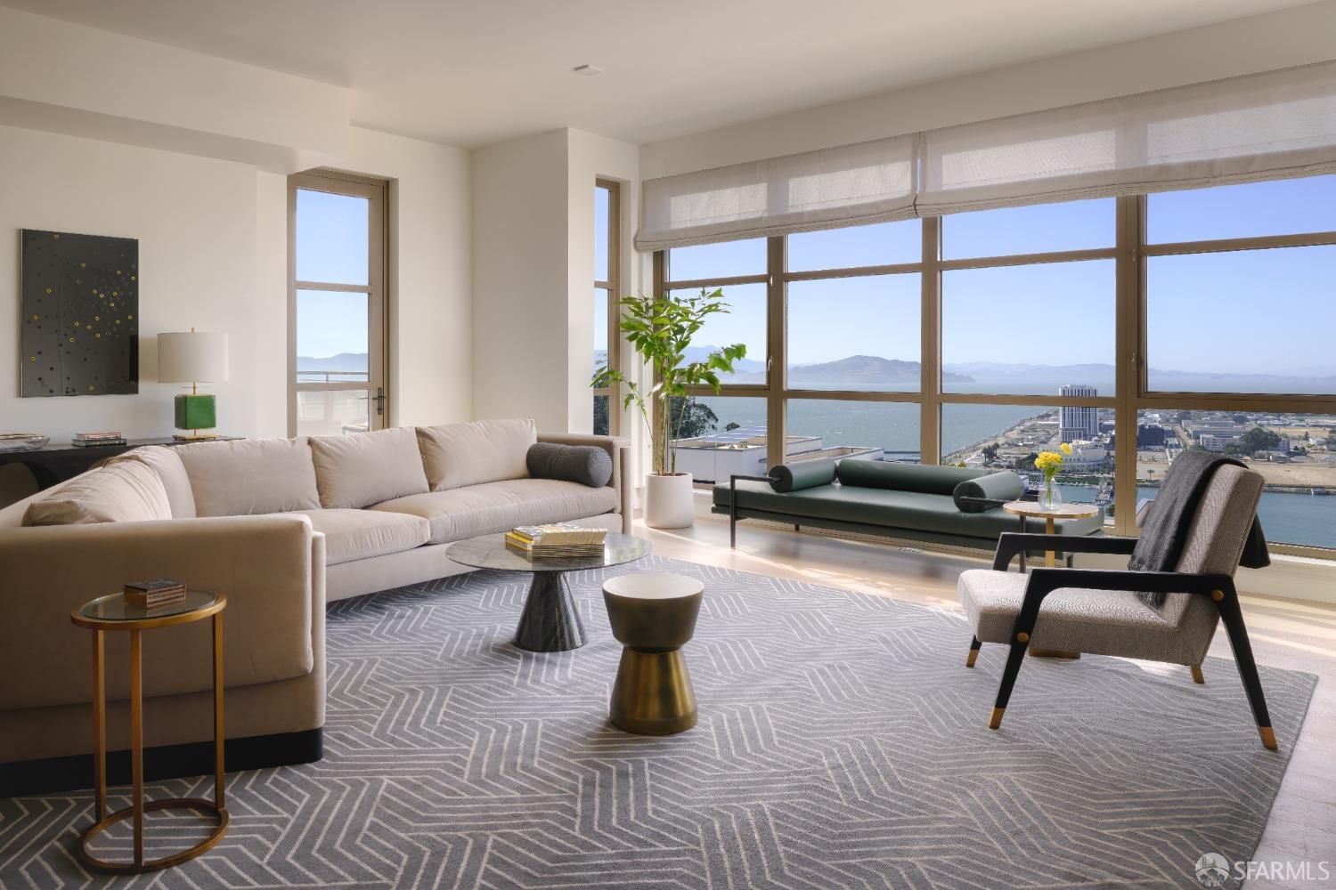 Photo #4: 425035479 Listing 