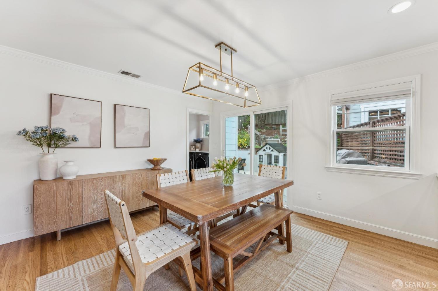 Detail Gallery Image 10 of 30 For 2705 Ponce Ave, Belmont,  CA 94002 - 2 Beds | 2 Baths