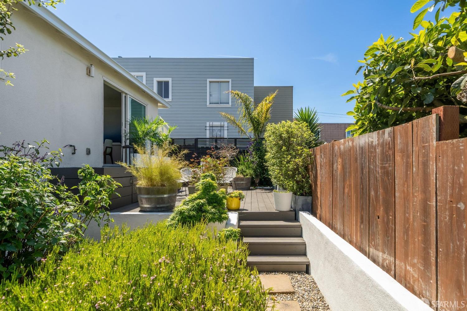 Detail Gallery Image 25 of 54 For 120 Brunswick St, San Francisco,  CA 94112 - 3 Beds | 3 Baths