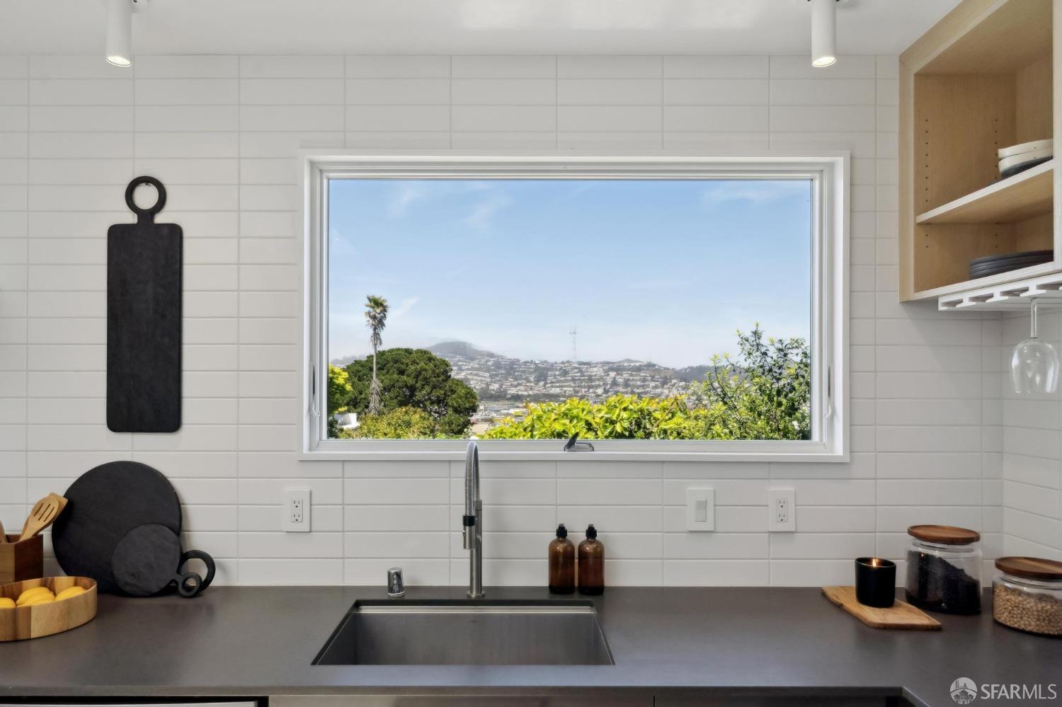 Detail Gallery Image 15 of 54 For 120 Brunswick St, San Francisco,  CA 94112 - 3 Beds | 3 Baths