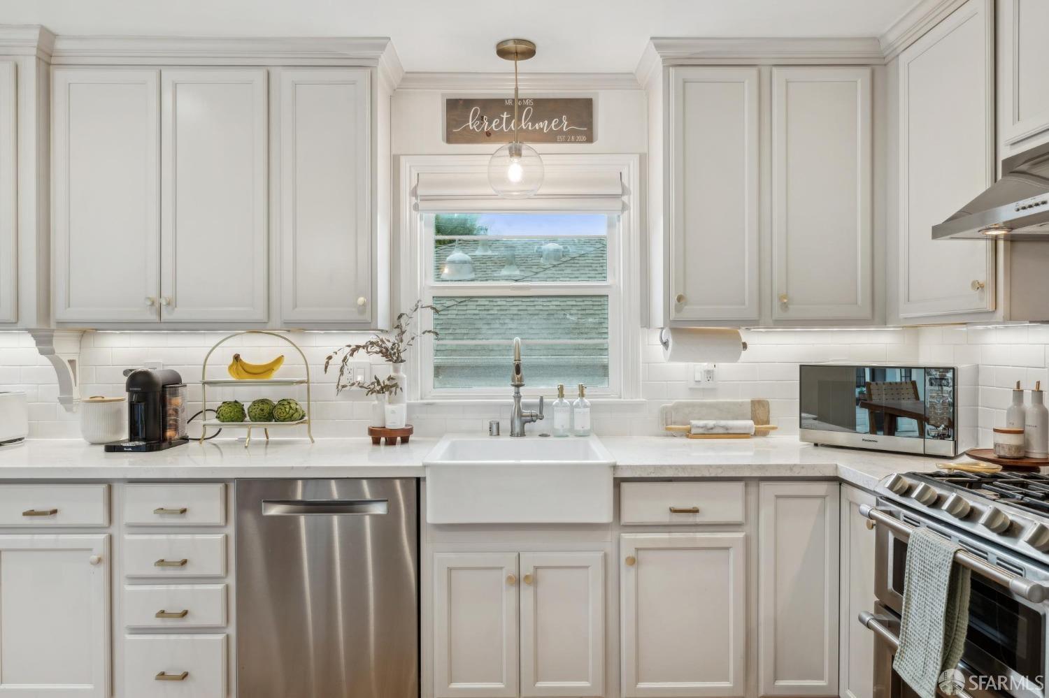Detail Gallery Image 7 of 30 For 2705 Ponce Ave, Belmont,  CA 94002 - 2 Beds | 2 Baths