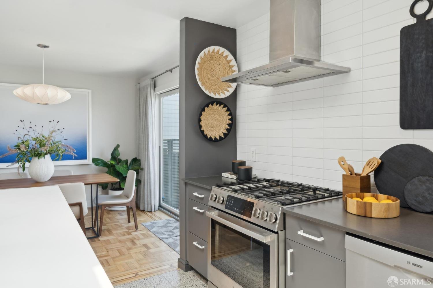 Detail Gallery Image 19 of 54 For 120 Brunswick St, San Francisco,  CA 94112 - 3 Beds | 3 Baths