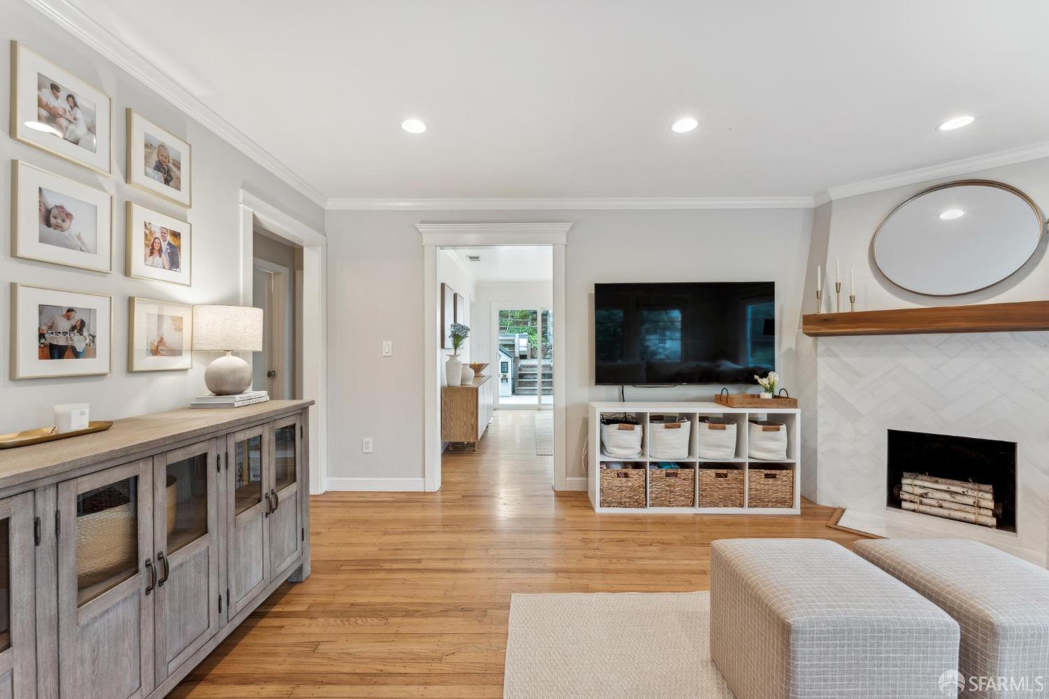 Detail Gallery Image 5 of 30 For 2705 Ponce Ave, Belmont,  CA 94002 - 2 Beds | 2 Baths