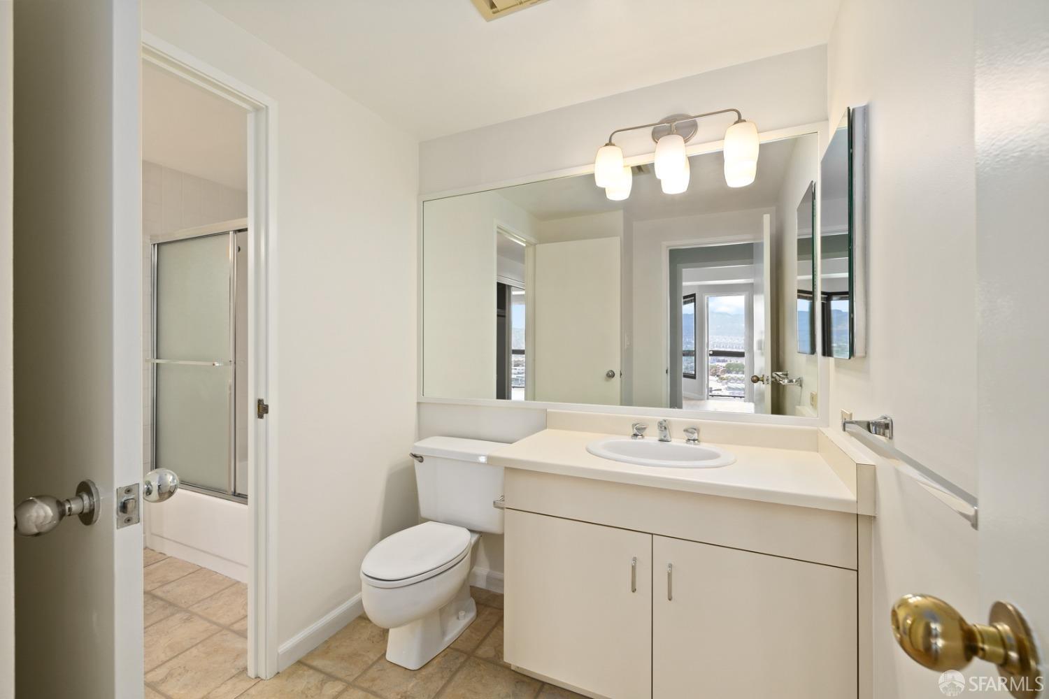 Detail Gallery Image 12 of 36 For 6363 Christie Ave #1823,  Emeryville,  CA 94608 - 1 Beds | 1 Baths