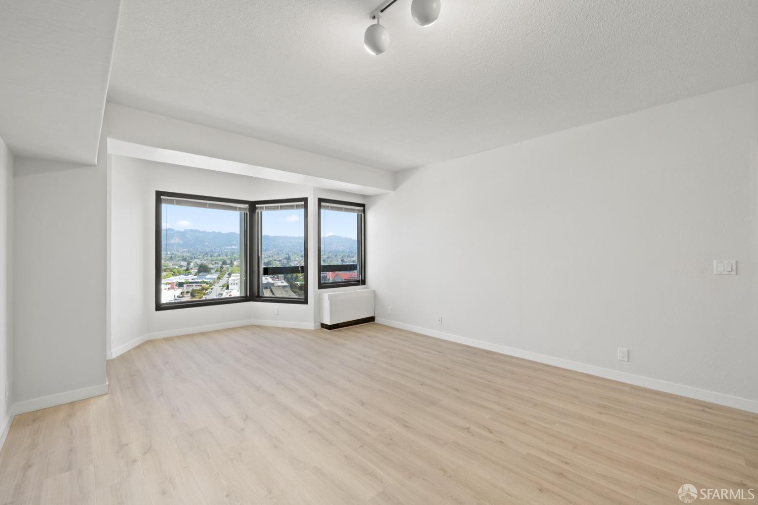 Detail Gallery Image 8 of 36 For 6363 Christie Ave #1823,  Emeryville,  CA 94608 - 1 Beds | 1 Baths
