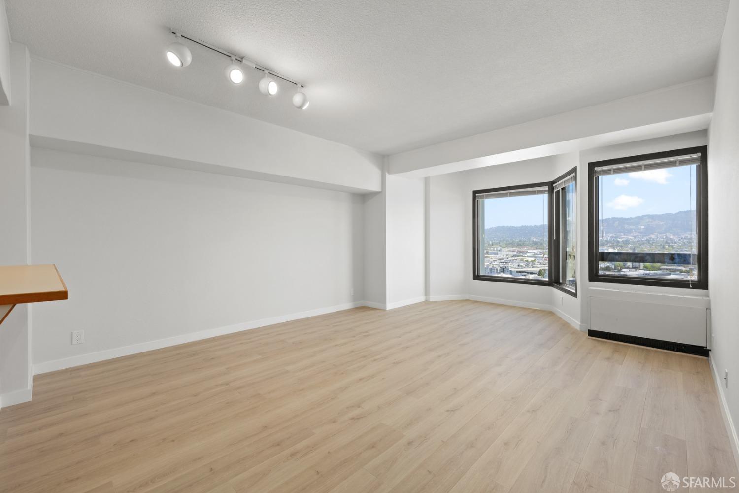 Detail Gallery Image 6 of 36 For 6363 Christie Ave #1823,  Emeryville,  CA 94608 - 1 Beds | 1 Baths