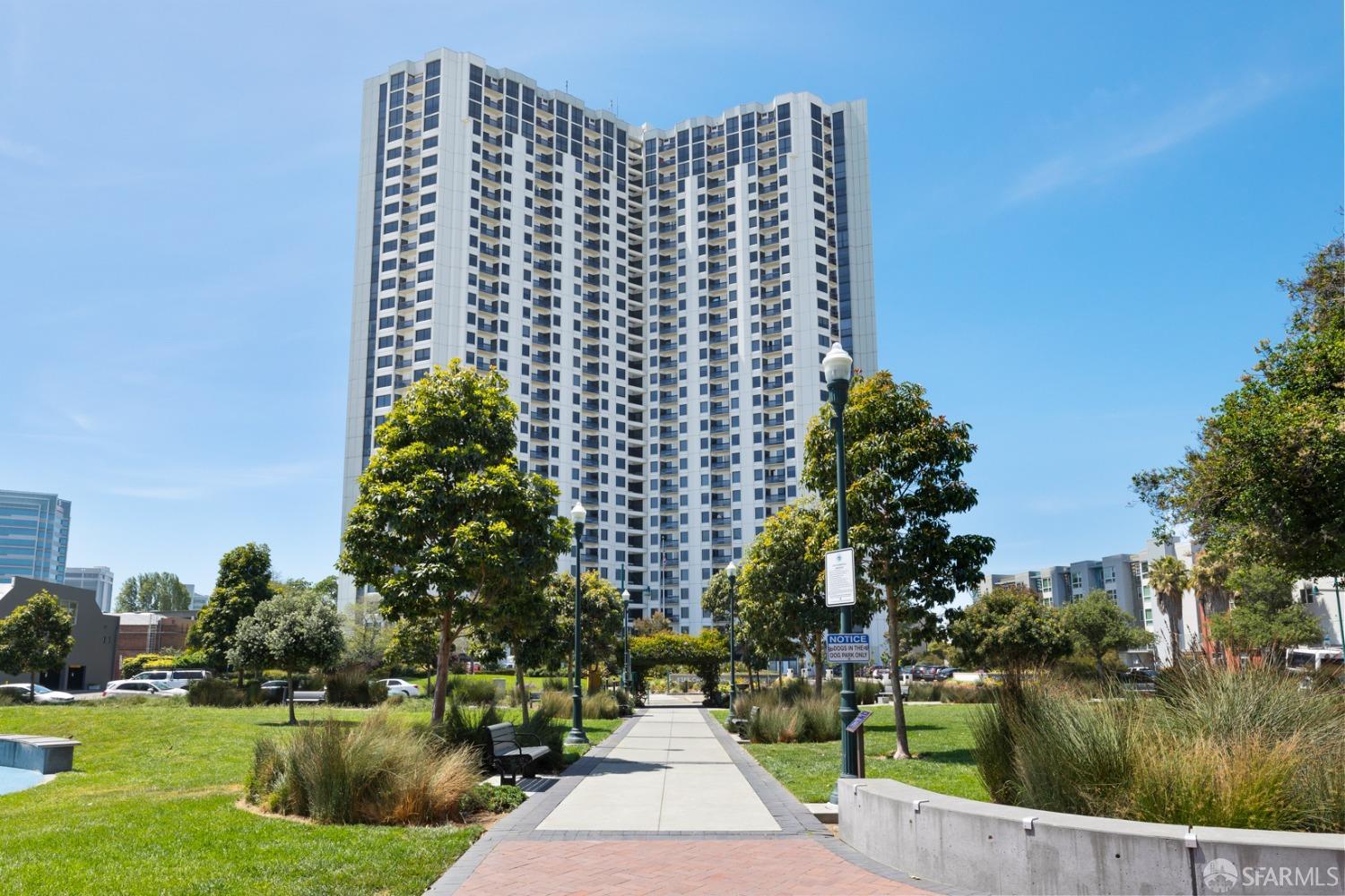 Detail Gallery Image 1 of 36 For 6363 Christie Ave #1823,  Emeryville,  CA 94608 - 1 Beds | 1 Baths