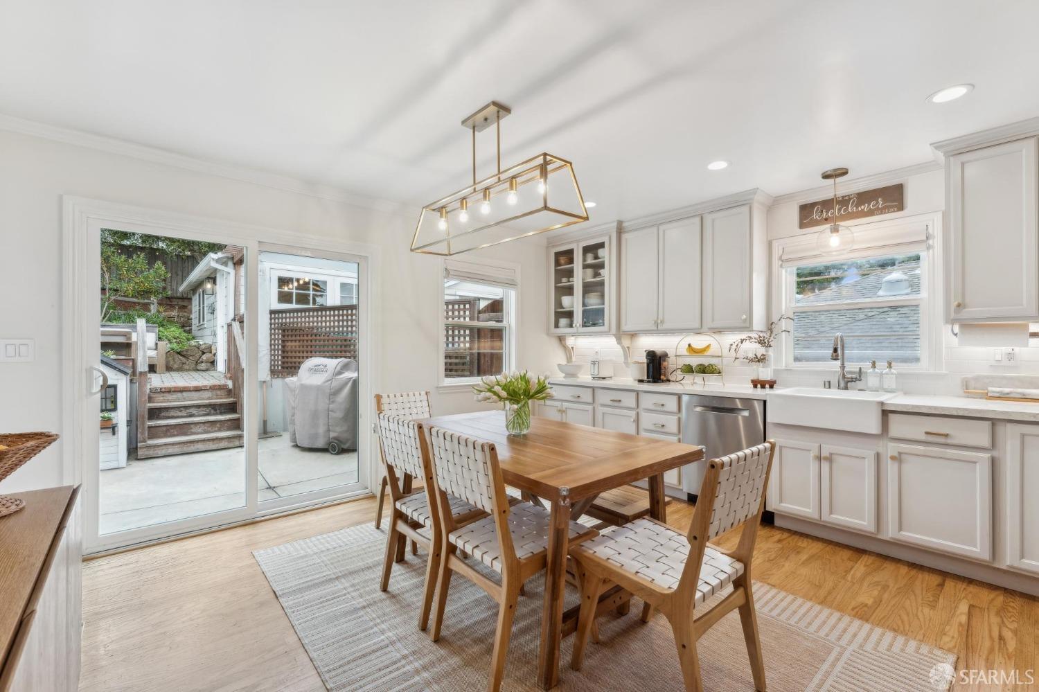 Detail Gallery Image 6 of 30 For 2705 Ponce Ave, Belmont,  CA 94002 - 2 Beds | 2 Baths