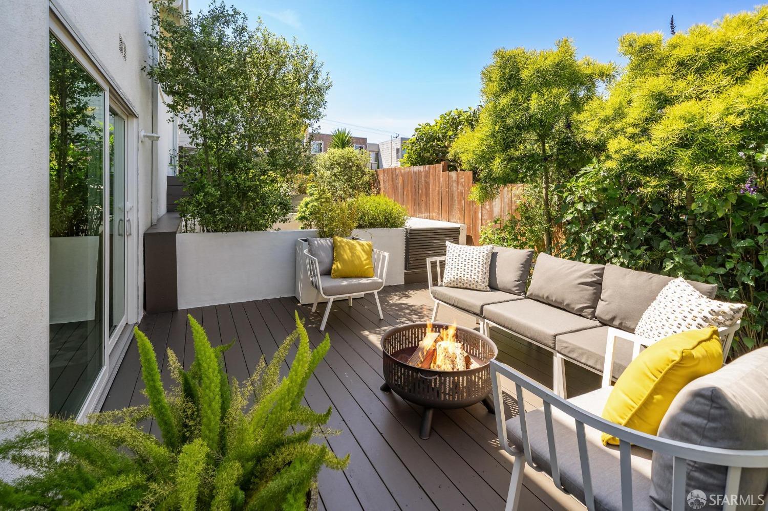 Detail Gallery Image 28 of 54 For 120 Brunswick St, San Francisco,  CA 94112 - 3 Beds | 3 Baths