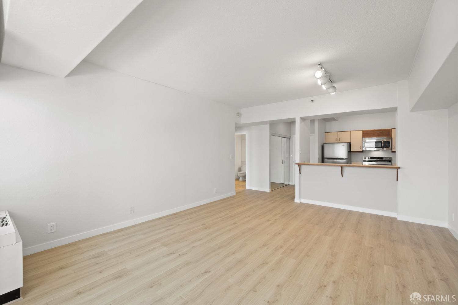 Detail Gallery Image 11 of 36 For 6363 Christie Ave #1823,  Emeryville,  CA 94608 - 1 Beds | 1 Baths
