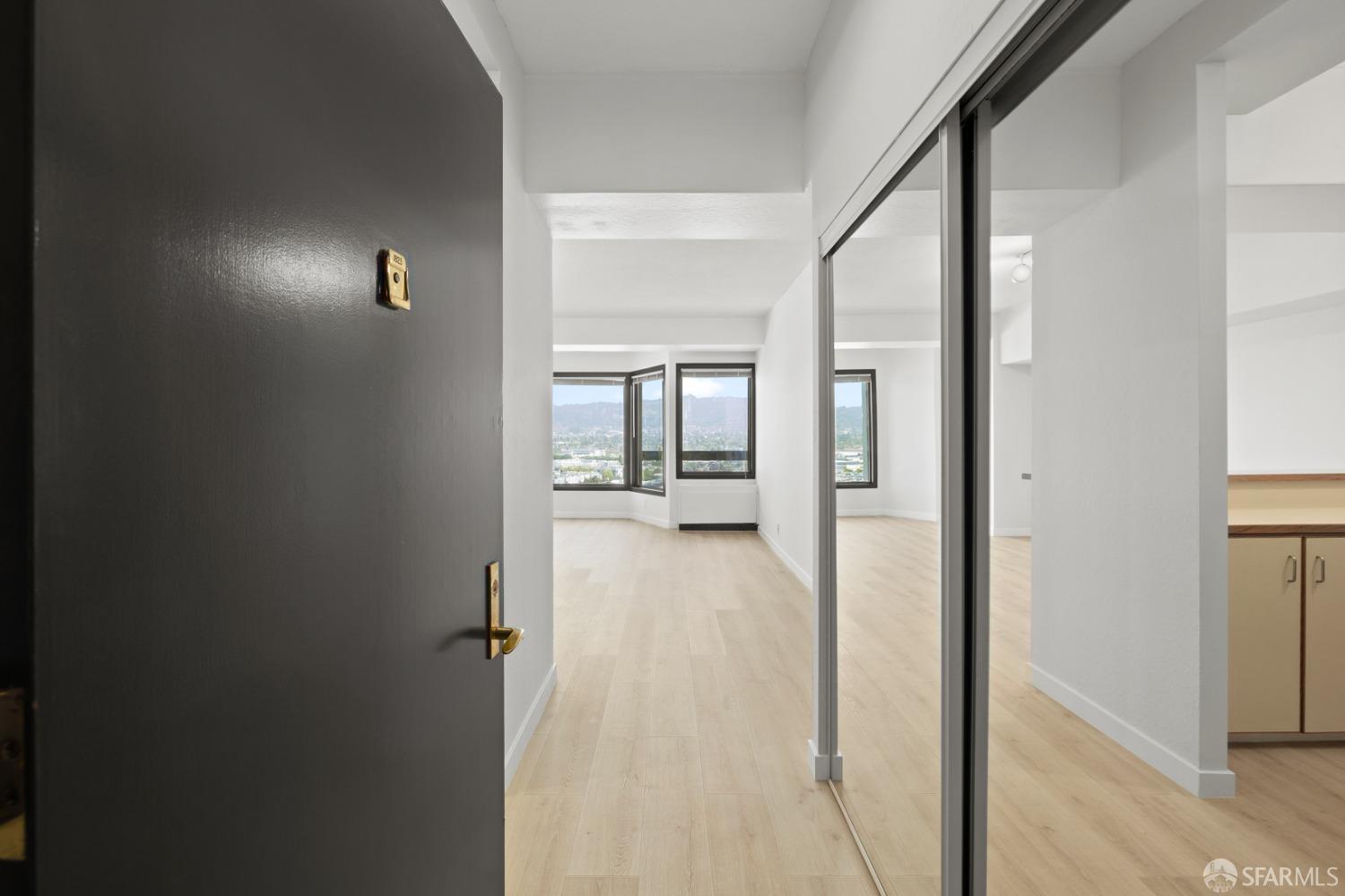 Detail Gallery Image 2 of 36 For 6363 Christie Ave #1823,  Emeryville,  CA 94608 - 1 Beds | 1 Baths
