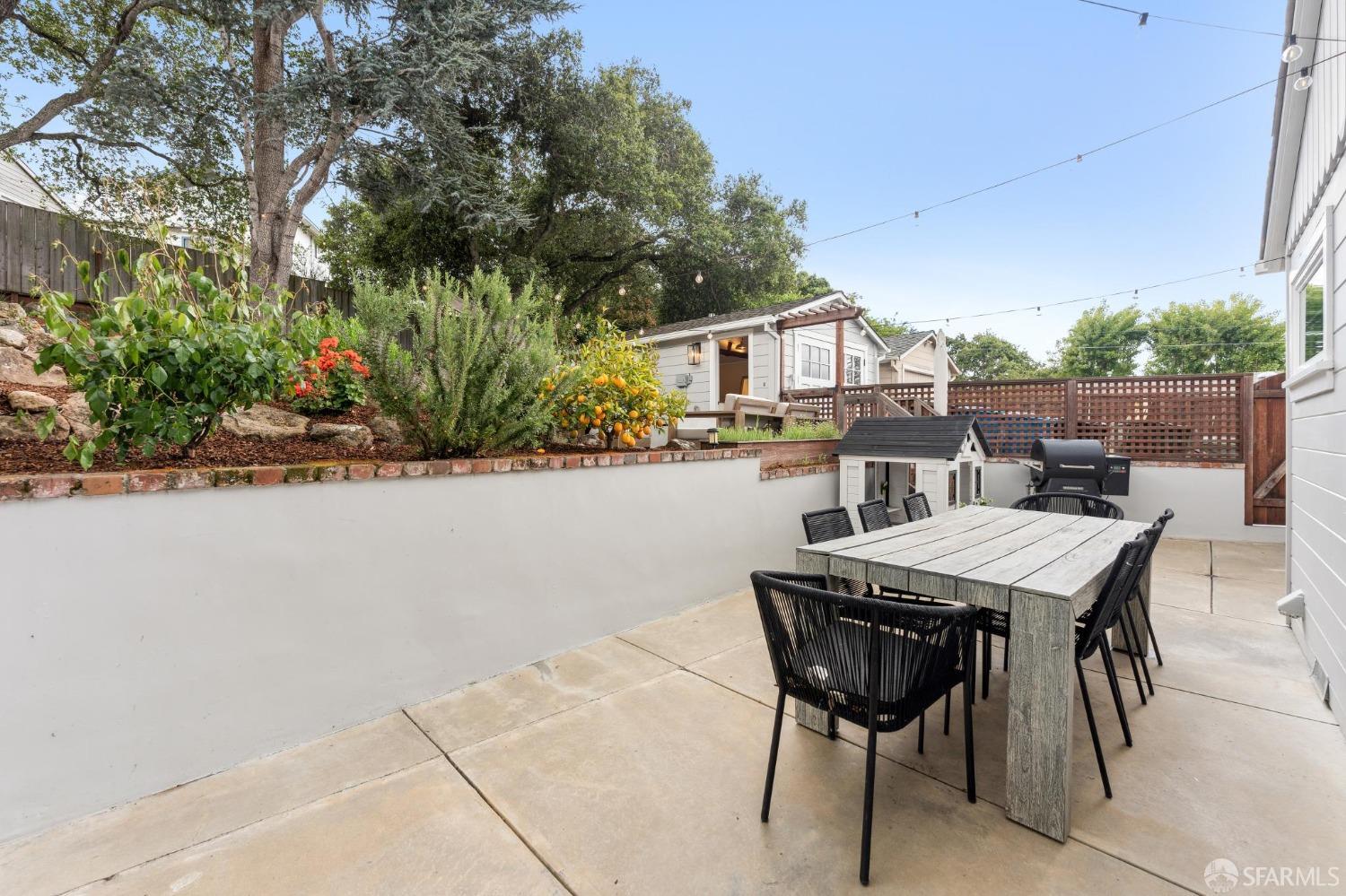 Detail Gallery Image 19 of 30 For 2705 Ponce Ave, Belmont,  CA 94002 - 2 Beds | 2 Baths
