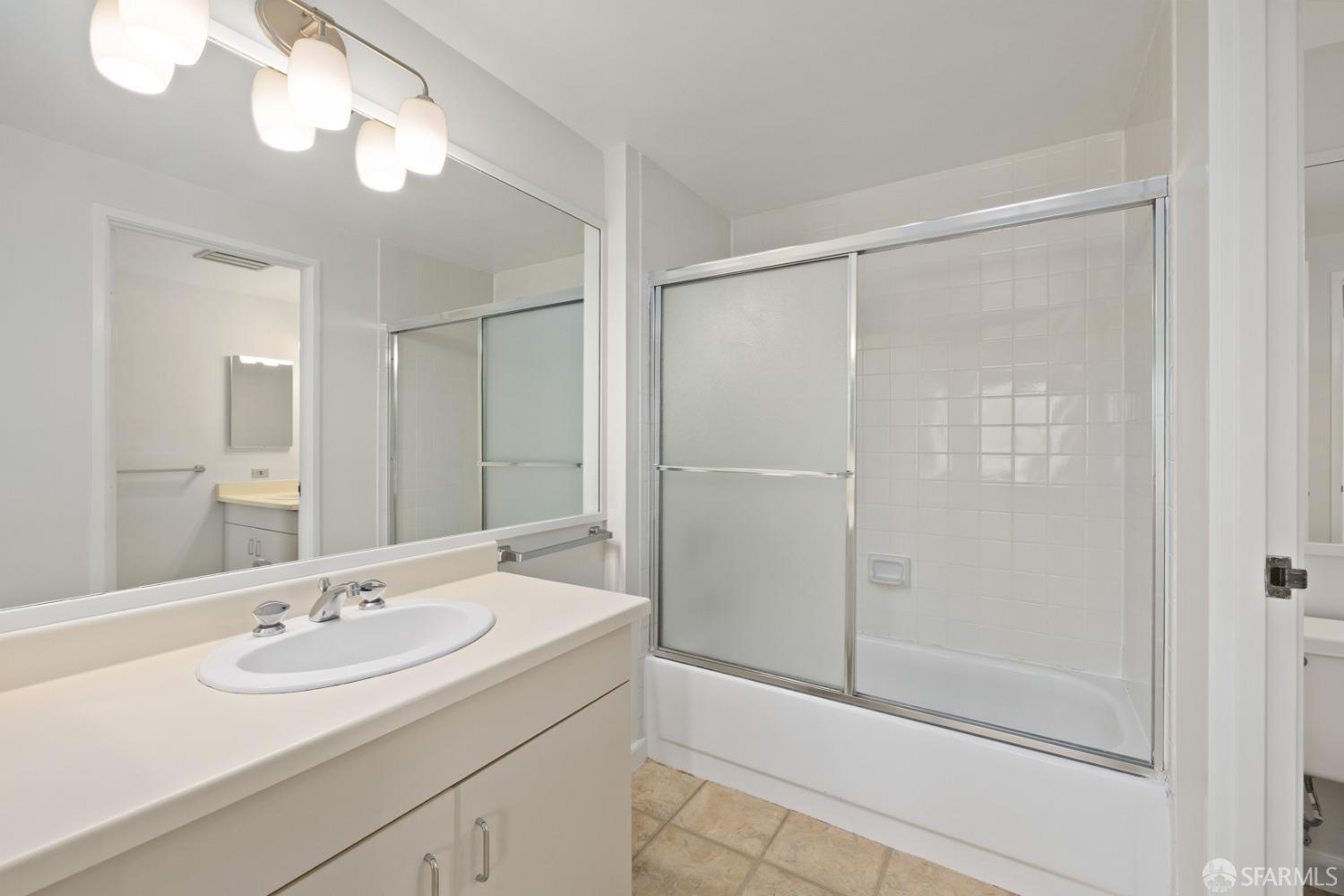 Detail Gallery Image 13 of 36 For 6363 Christie Ave #1823,  Emeryville,  CA 94608 - 1 Beds | 1 Baths