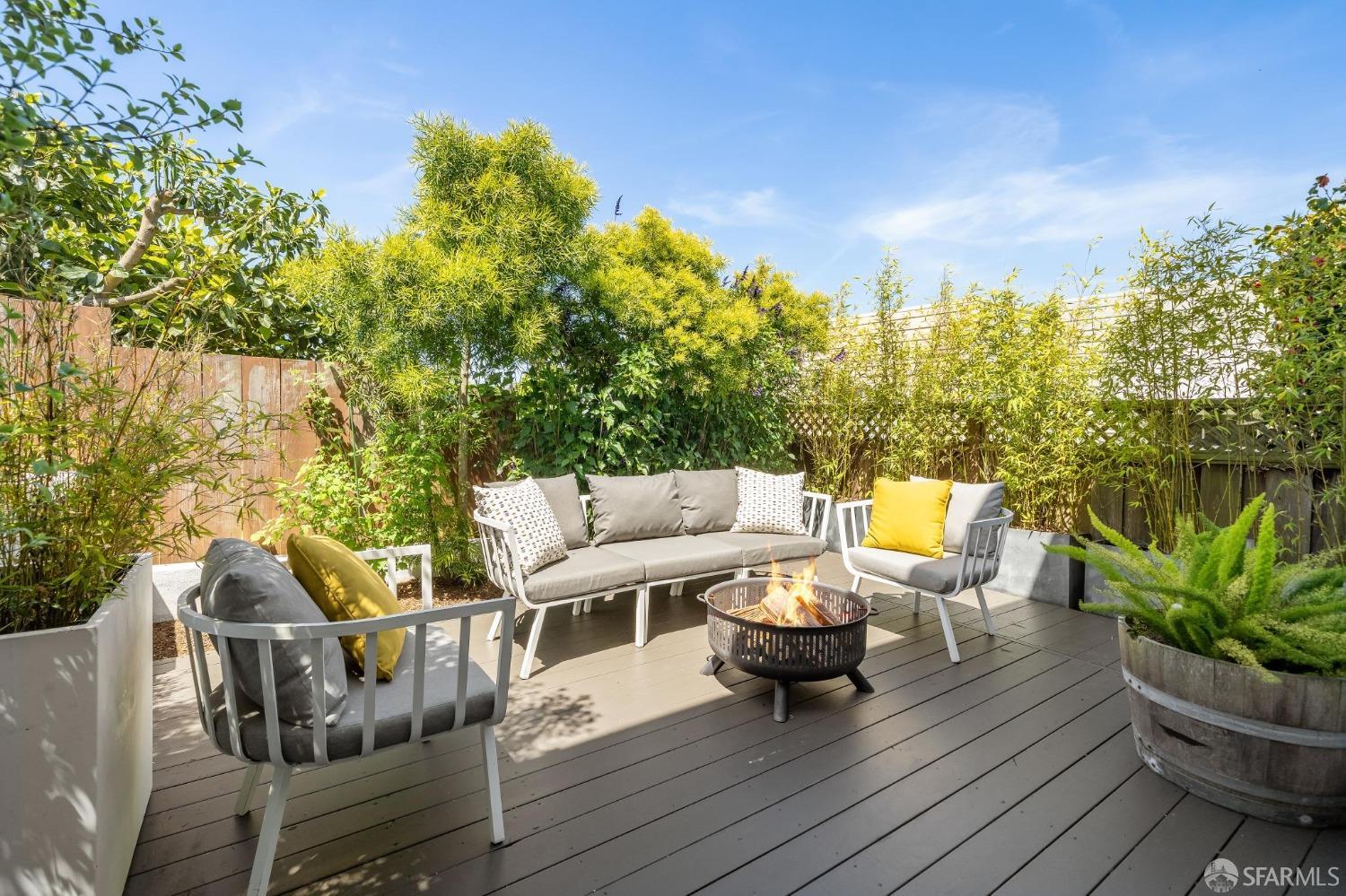 Detail Gallery Image 26 of 54 For 120 Brunswick St, San Francisco,  CA 94112 - 3 Beds | 3 Baths
