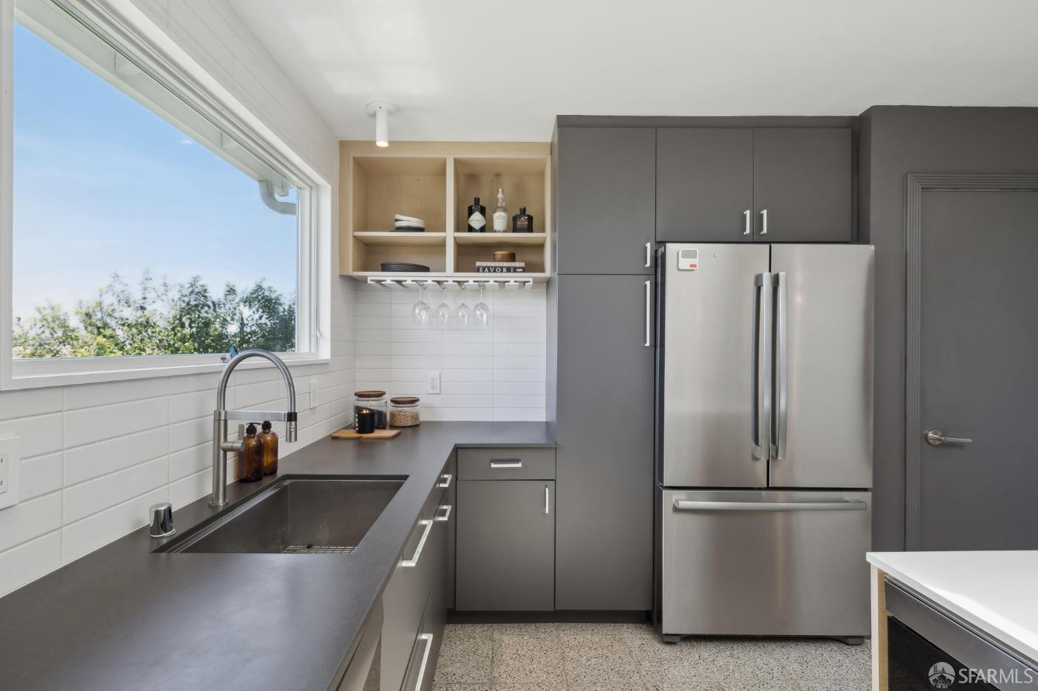 Detail Gallery Image 14 of 54 For 120 Brunswick St, San Francisco,  CA 94112 - 3 Beds | 3 Baths