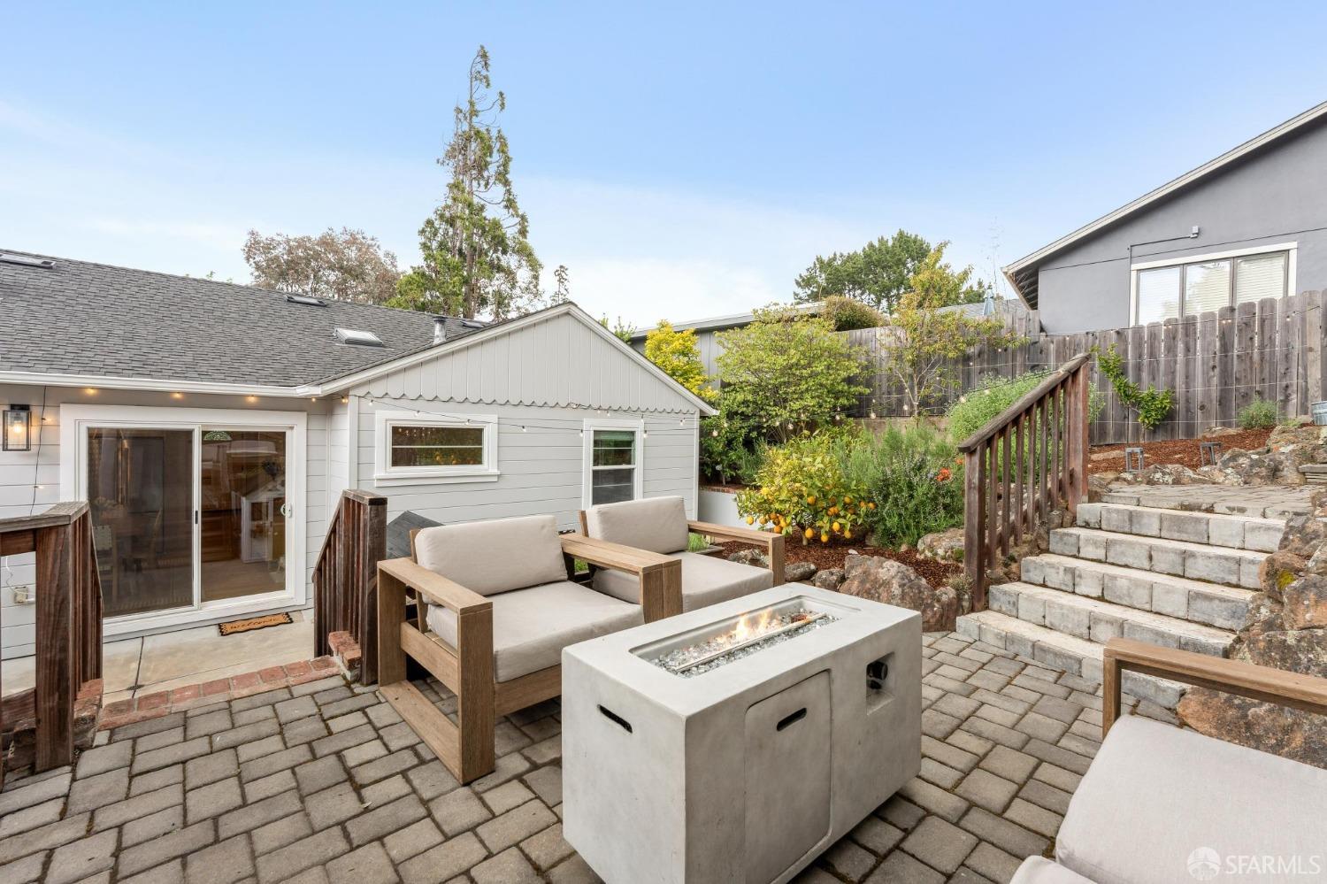 Detail Gallery Image 20 of 30 For 2705 Ponce Ave, Belmont,  CA 94002 - 2 Beds | 2 Baths