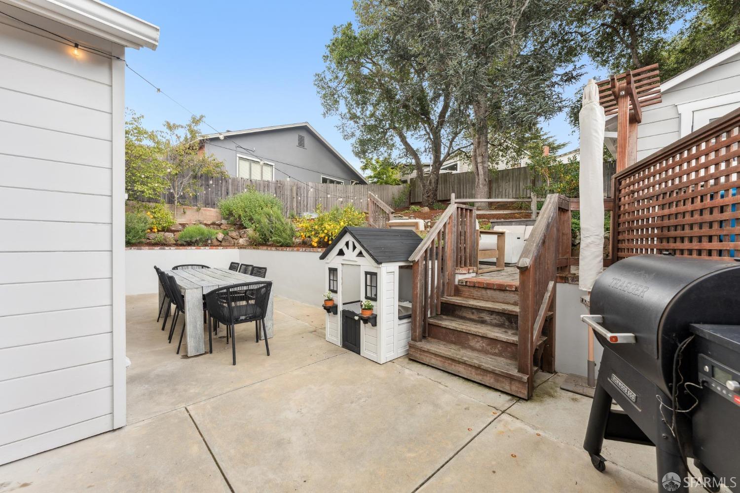 Detail Gallery Image 18 of 30 For 2705 Ponce Ave, Belmont,  CA 94002 - 2 Beds | 2 Baths