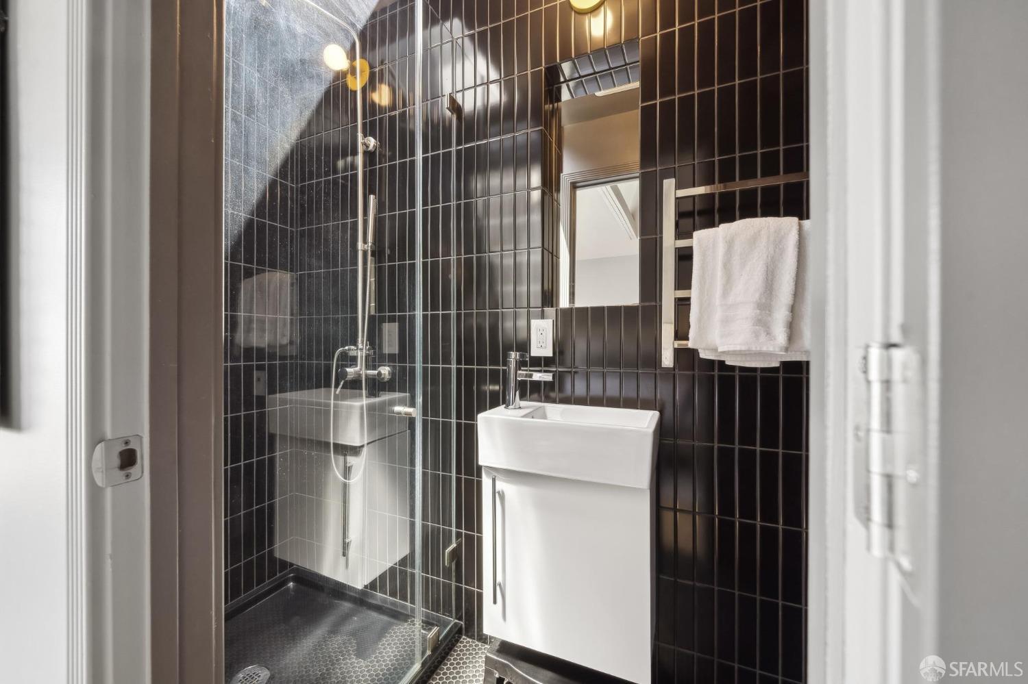 Detail Gallery Image 33 of 54 For 120 Brunswick St, San Francisco,  CA 94112 - 3 Beds | 3 Baths