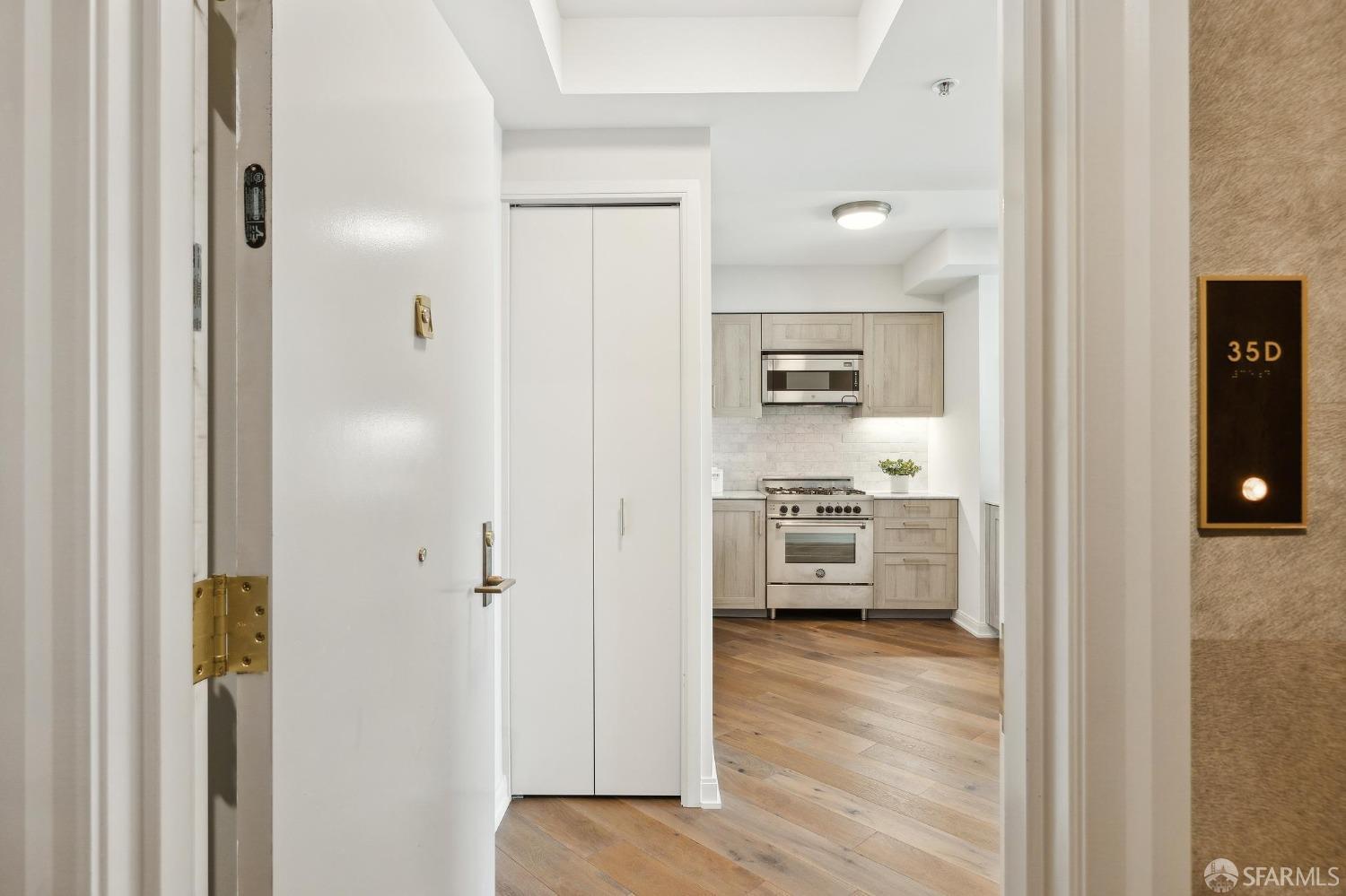 Detail Gallery Image 3 of 33 For 401 Harrison St 35d,  San Francisco,  CA 94105 - 2 Beds | 2 Baths