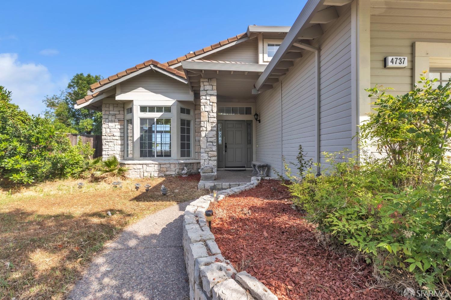 Detail Gallery Image 12 of 49 For 4737 Crestone Peak Dr, Antioch,  CA 94531 - 4 Beds | 3 Baths