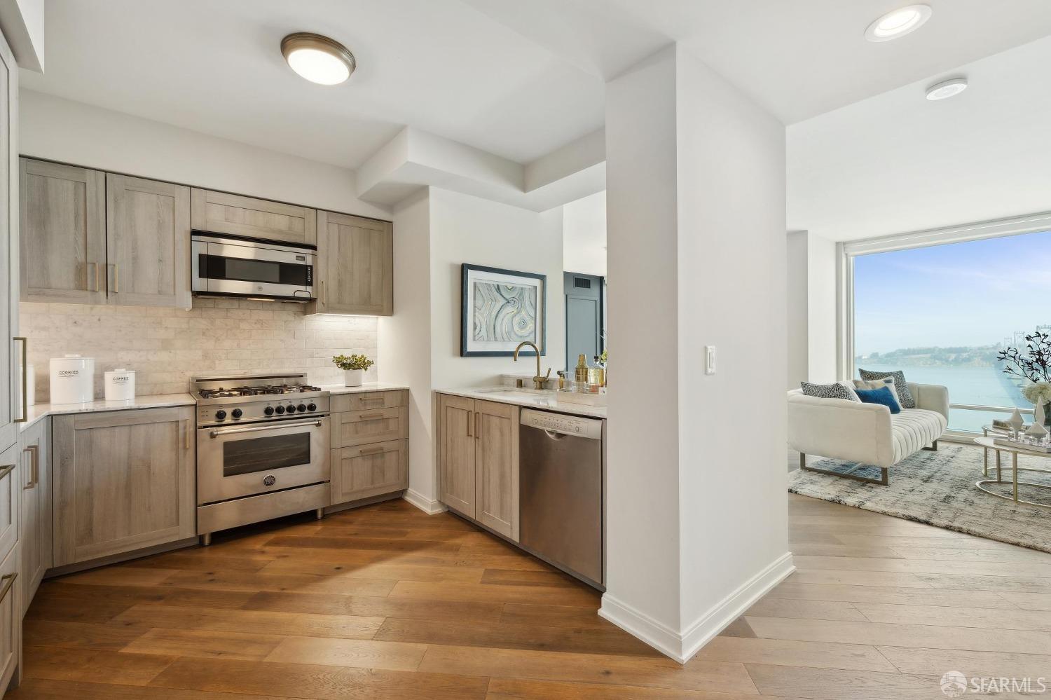Detail Gallery Image 5 of 33 For 401 Harrison St 35d,  San Francisco,  CA 94105 - 2 Beds | 2 Baths