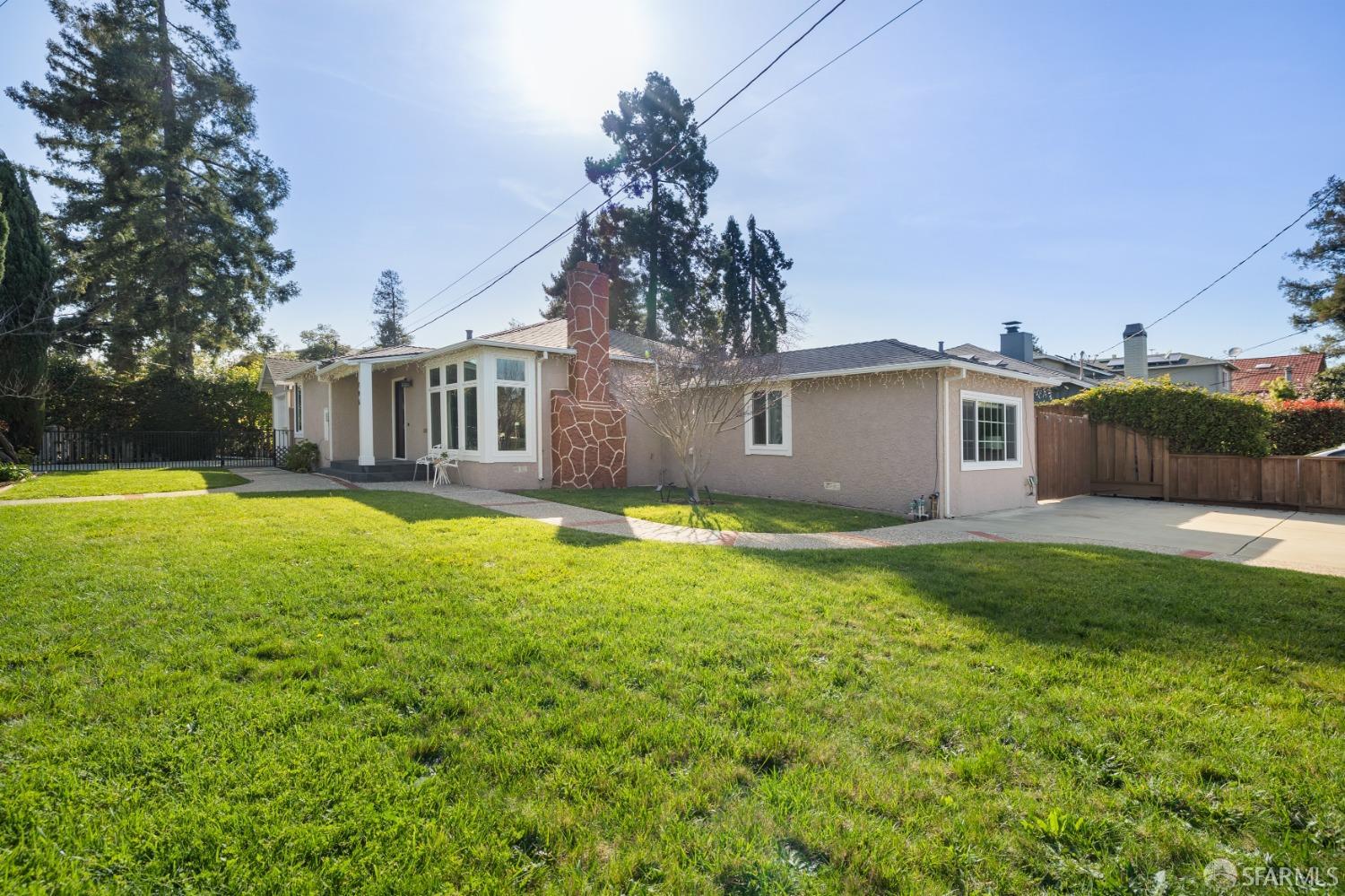 Detail Gallery Image 4 of 56 For 795 9th Ave, Redwood City,  CA 94063 - 3 Beds | 1 Baths