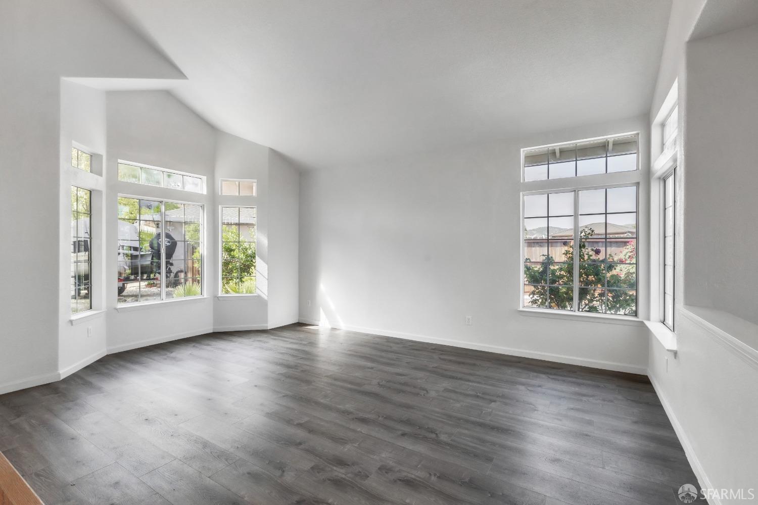 Detail Gallery Image 14 of 49 For 4737 Crestone Peak Dr, Antioch,  CA 94531 - 4 Beds | 3 Baths