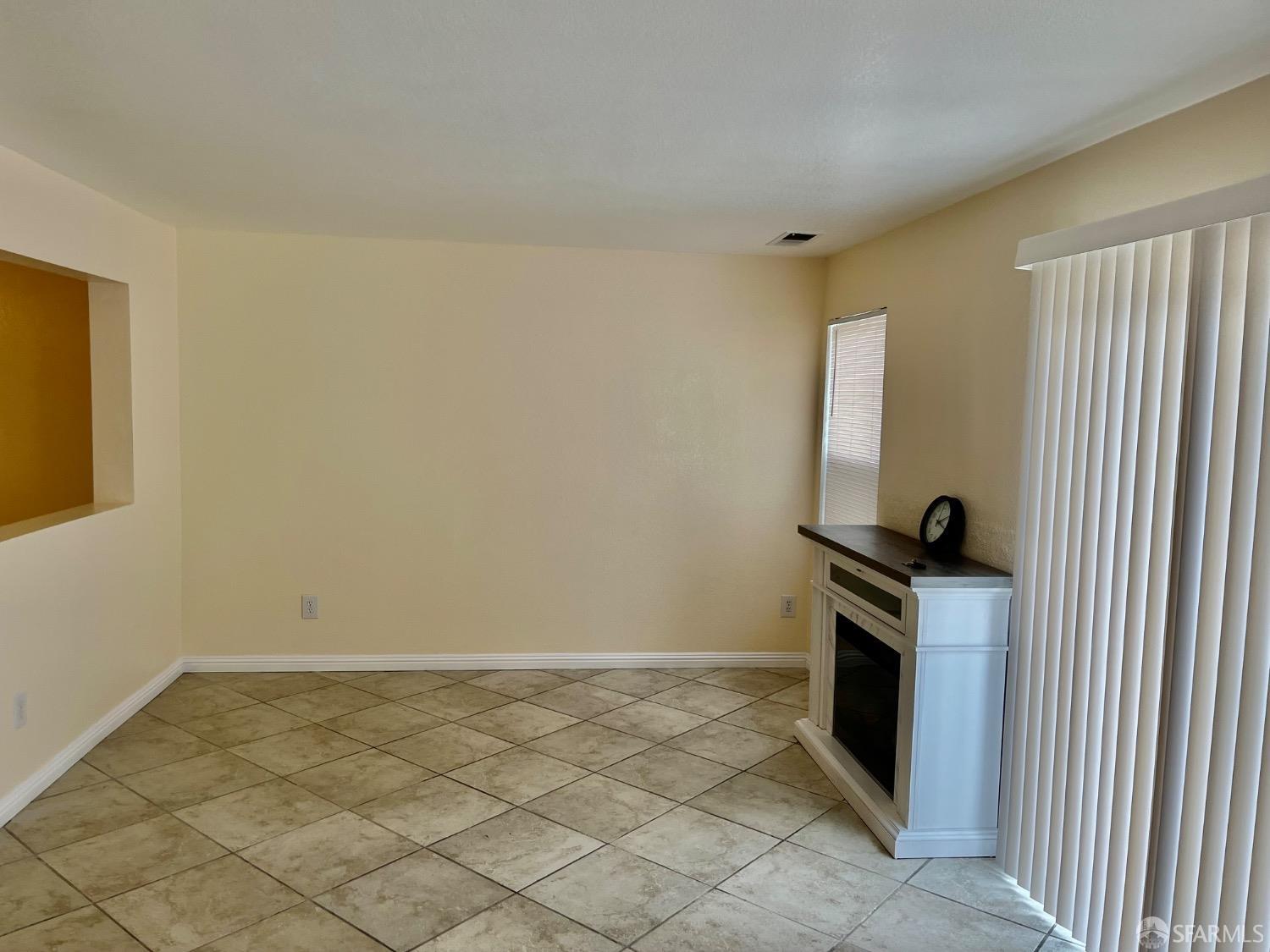 Detail Gallery Image 5 of 32 For 1713 Crater Peak Way, Antioch,  CA 94531 - 3 Beds | 2 Baths