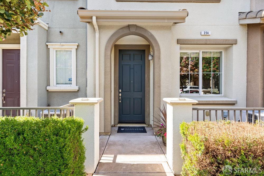 Detail Gallery Image 1 of 36 For 254 Sullivan Way, Hayward,  CA 94541 - 4 Beds | 4 Baths