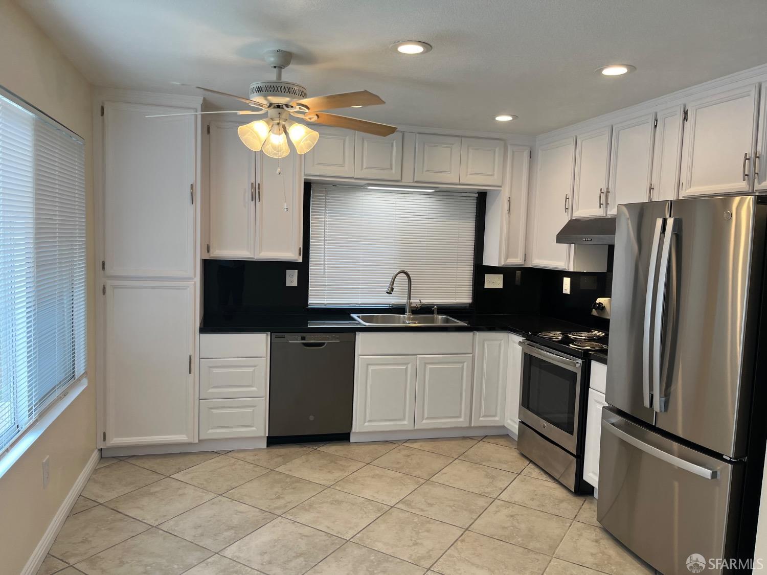 Detail Gallery Image 7 of 32 For 1713 Crater Peak Way, Antioch,  CA 94531 - 3 Beds | 2 Baths