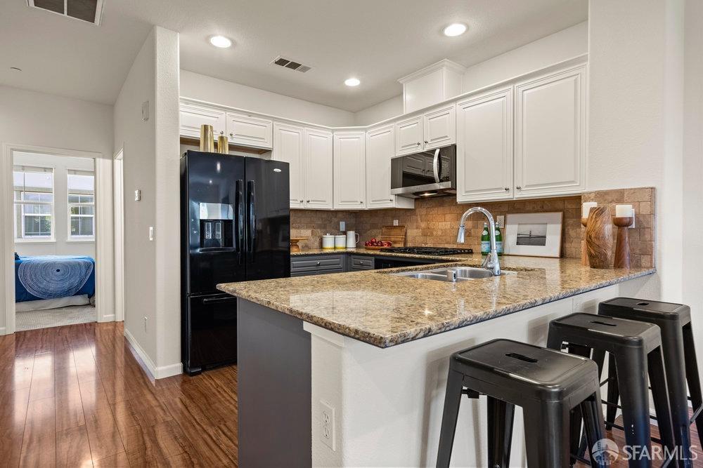 Detail Gallery Image 8 of 36 For 254 Sullivan Way, Hayward,  CA 94541 - 4 Beds | 4 Baths