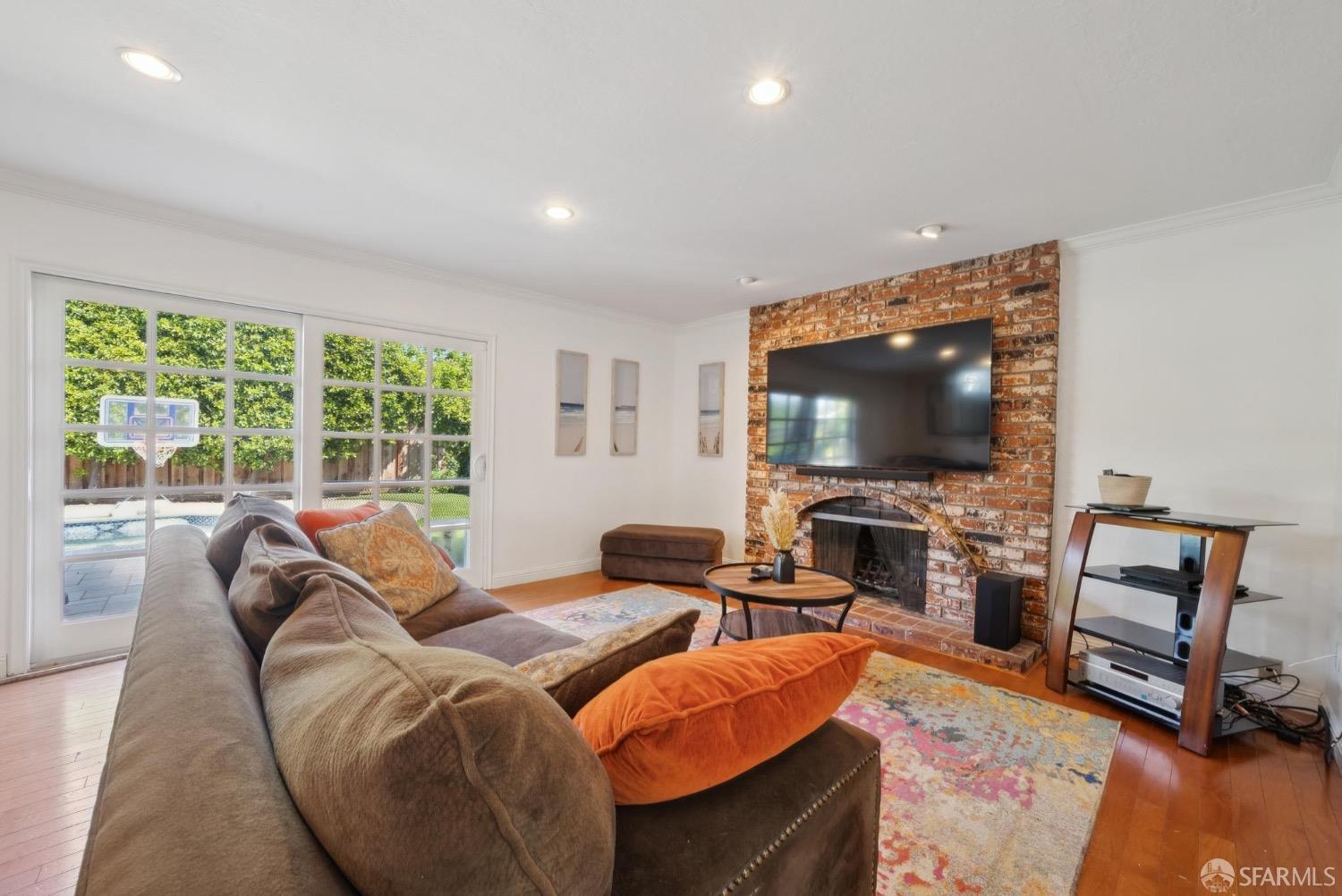 Detail Gallery Image 13 of 44 For 5630 New Ct, San Jose,  CA 95123 - 4 Beds | 3 Baths