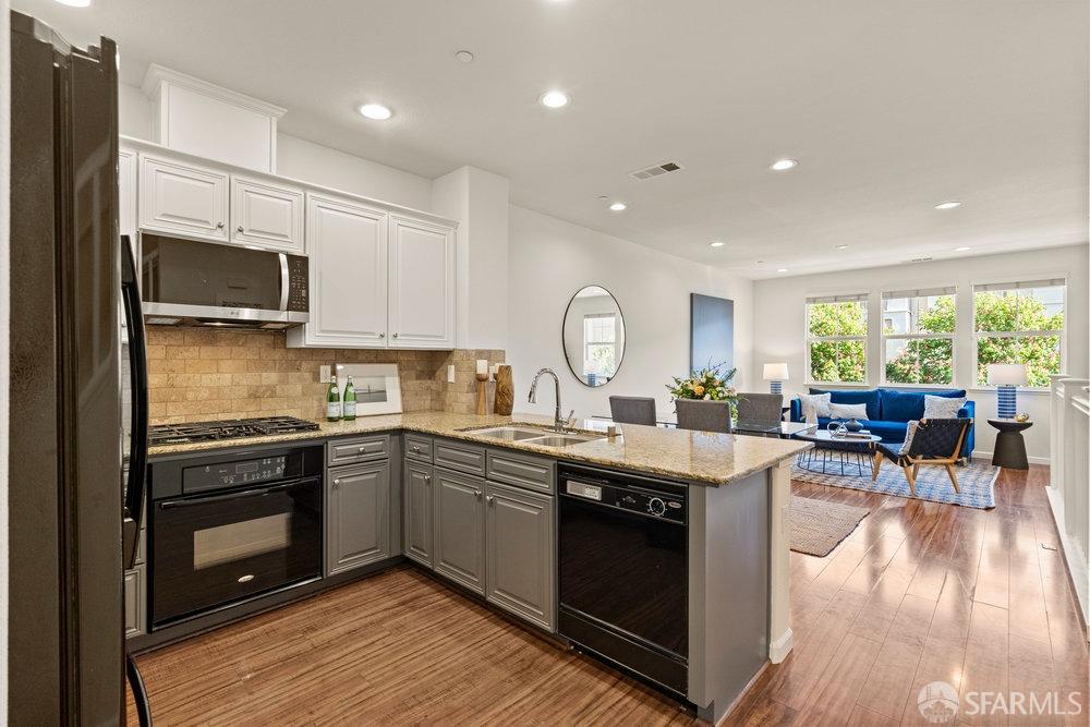 Detail Gallery Image 9 of 36 For 254 Sullivan Way, Hayward,  CA 94541 - 4 Beds | 4 Baths