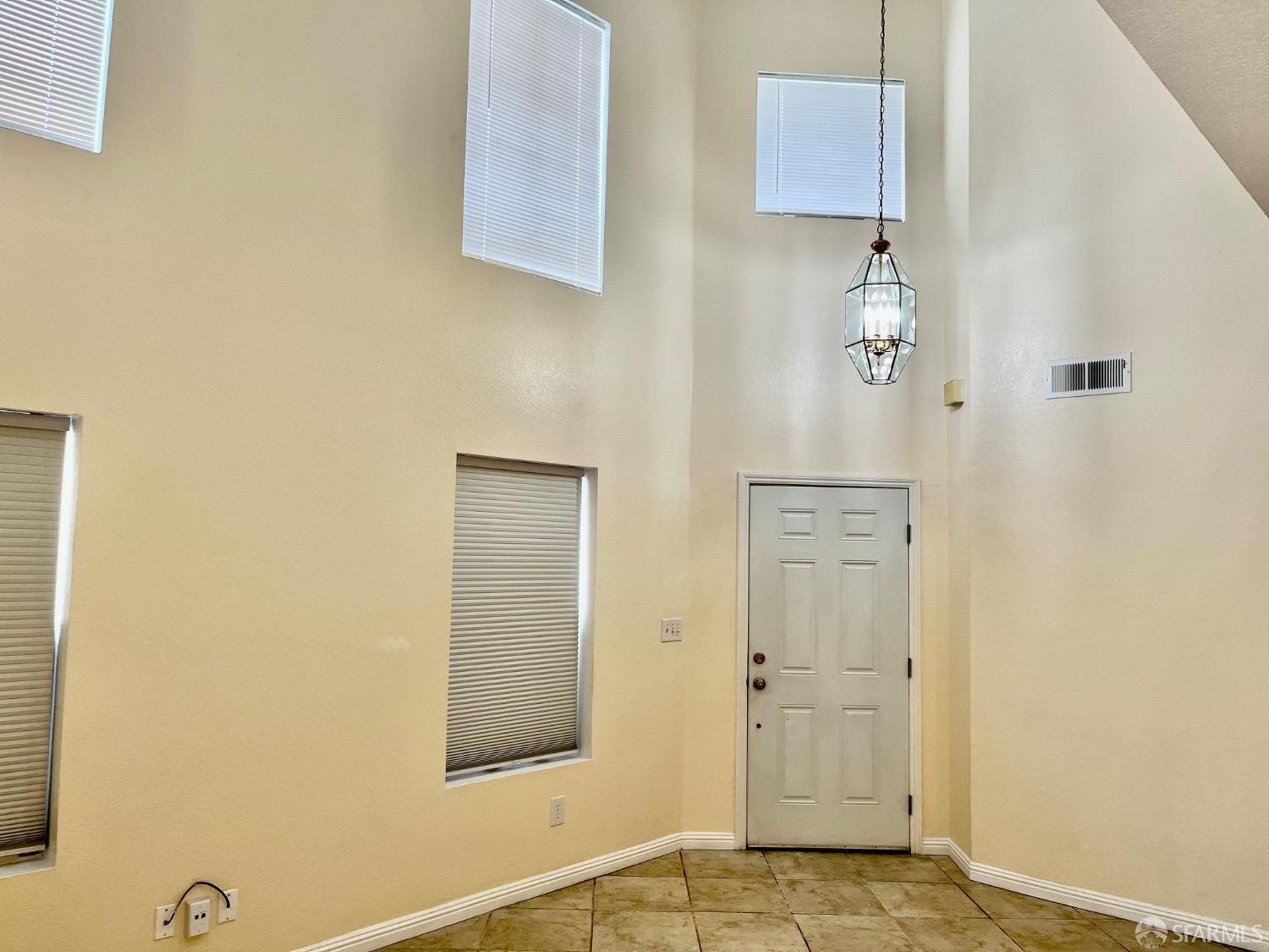 Detail Gallery Image 14 of 32 For 1713 Crater Peak Way, Antioch,  CA 94531 - 3 Beds | 2 Baths