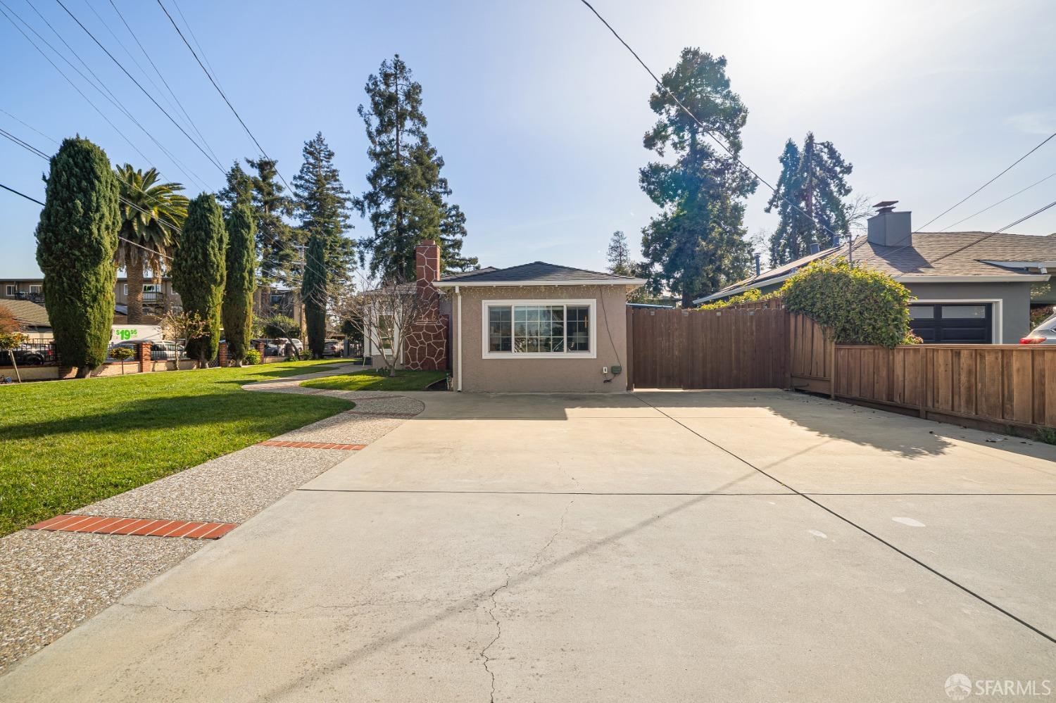 Detail Gallery Image 7 of 56 For 795 9th Ave, Redwood City,  CA 94063 - 3 Beds | 1 Baths