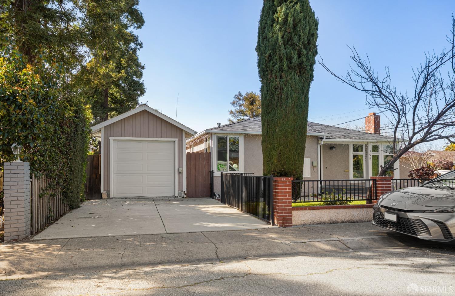 Detail Gallery Image 5 of 56 For 795 9th Ave, Redwood City,  CA 94063 - 3 Beds | 1 Baths