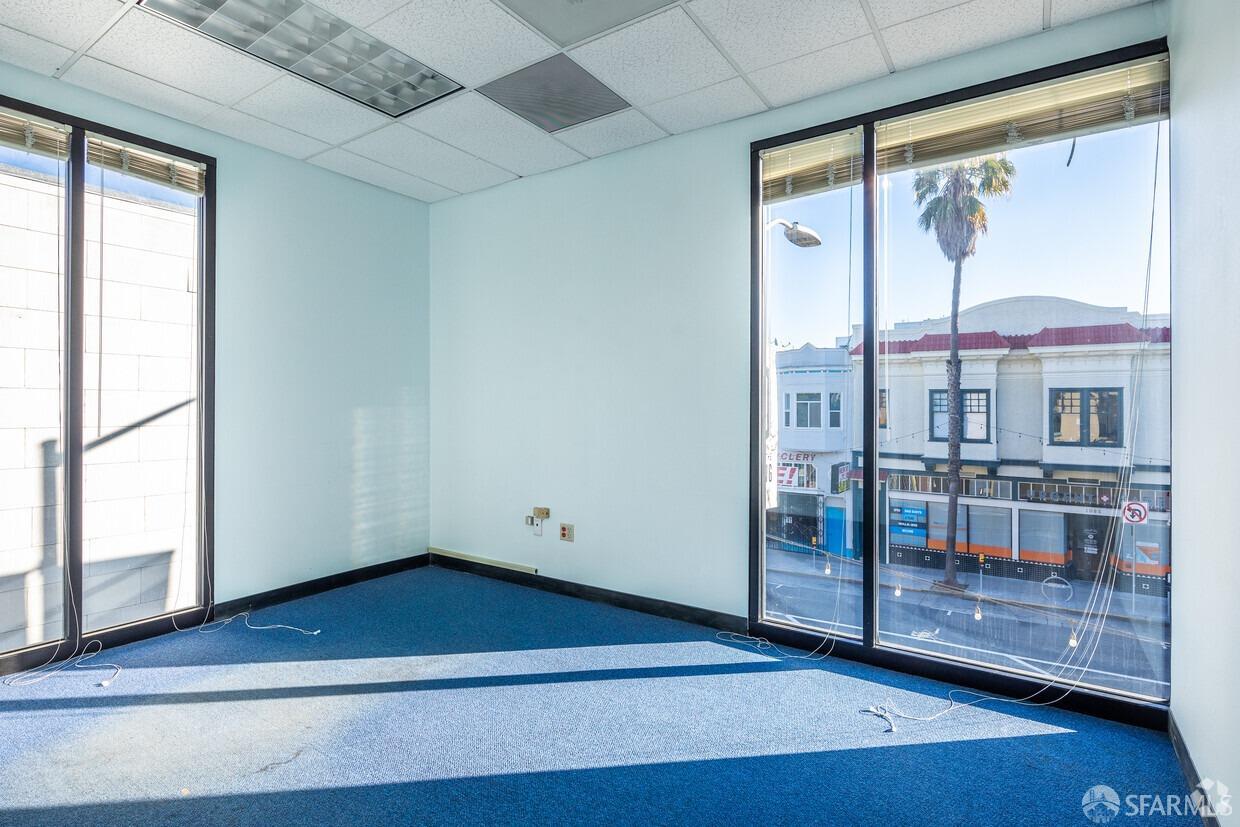Detail Gallery Image 18 of 26 For 1098 Valencia St, San Francisco,  CA 94110 - – Beds | – Baths