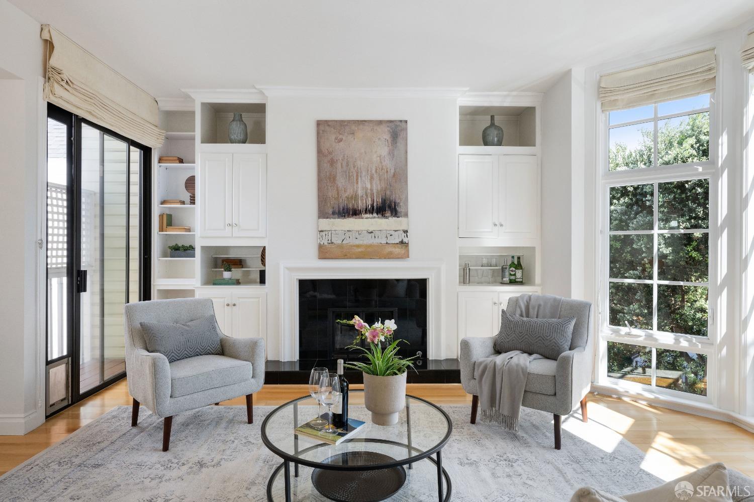 Photo #3: 425036396 Listing 