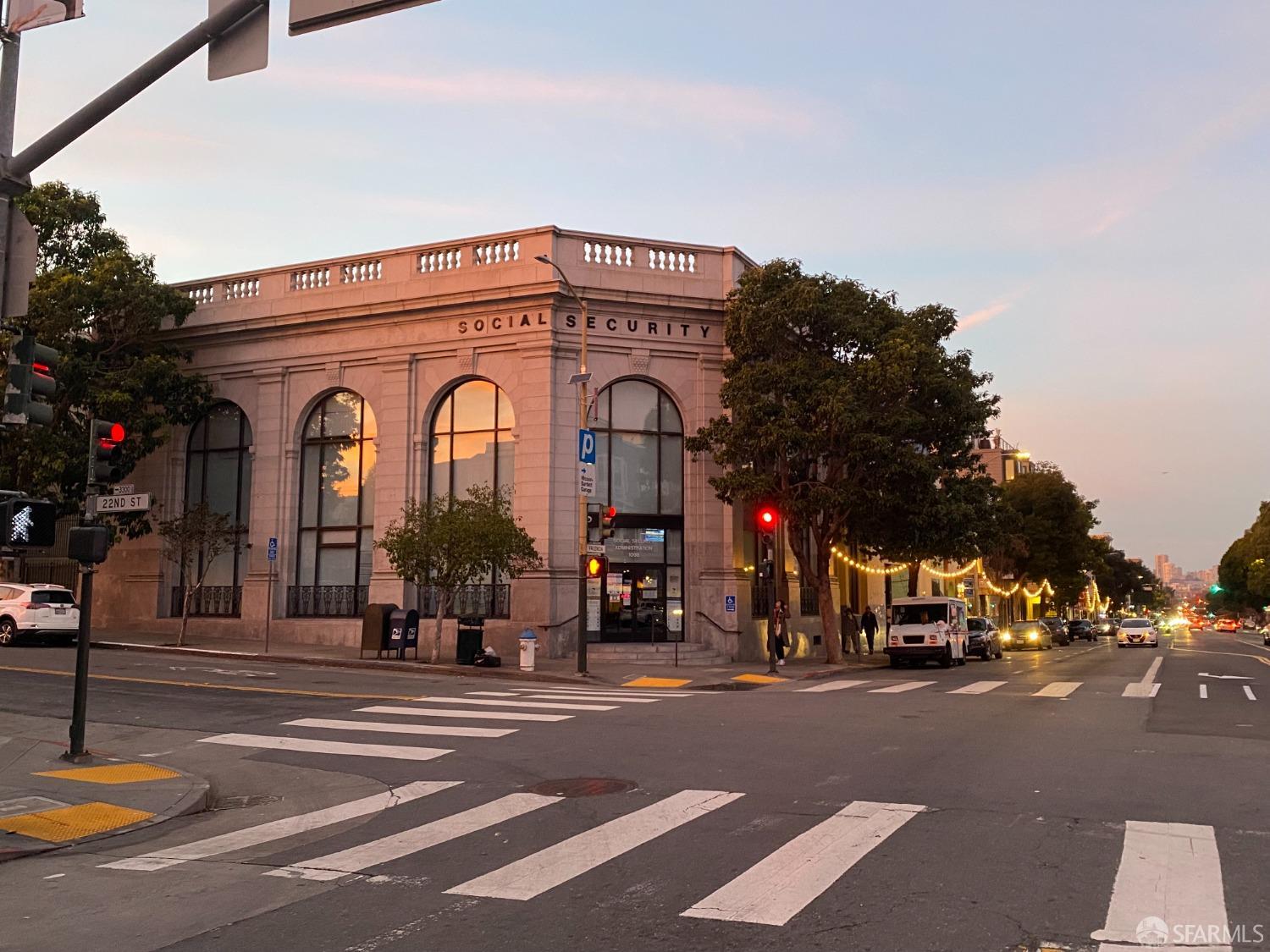 Detail Gallery Image 1 of 26 For 1098 Valencia St, San Francisco,  CA 94110 - – Beds | – Baths