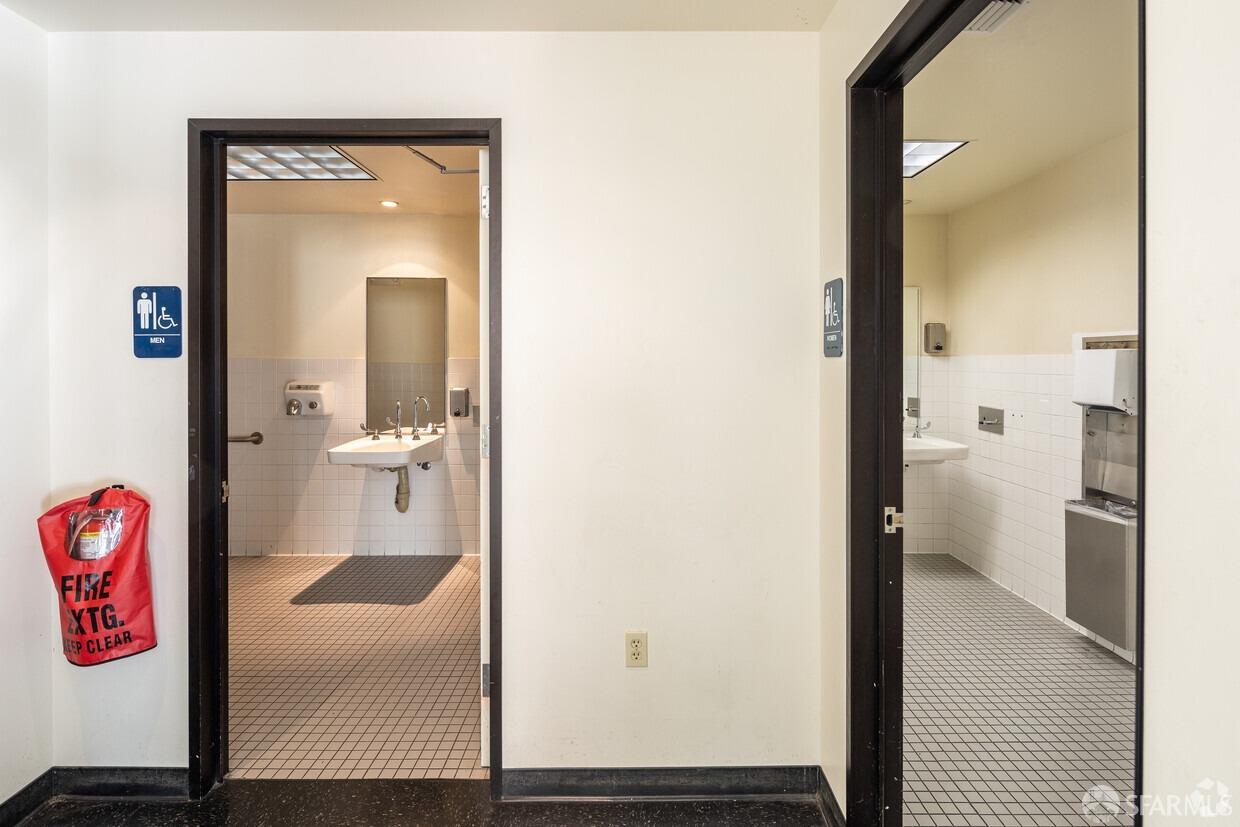 Detail Gallery Image 12 of 26 For 1098 Valencia St, San Francisco,  CA 94110 - – Beds | – Baths