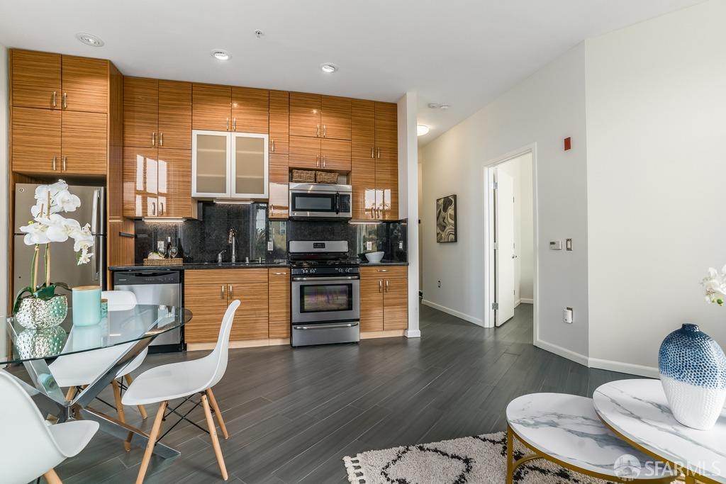 Detail Gallery Image 5 of 30 For 3801 San Pablo Ave #212,  Emeryville,  CA 94608 - 1 Beds | 1 Baths