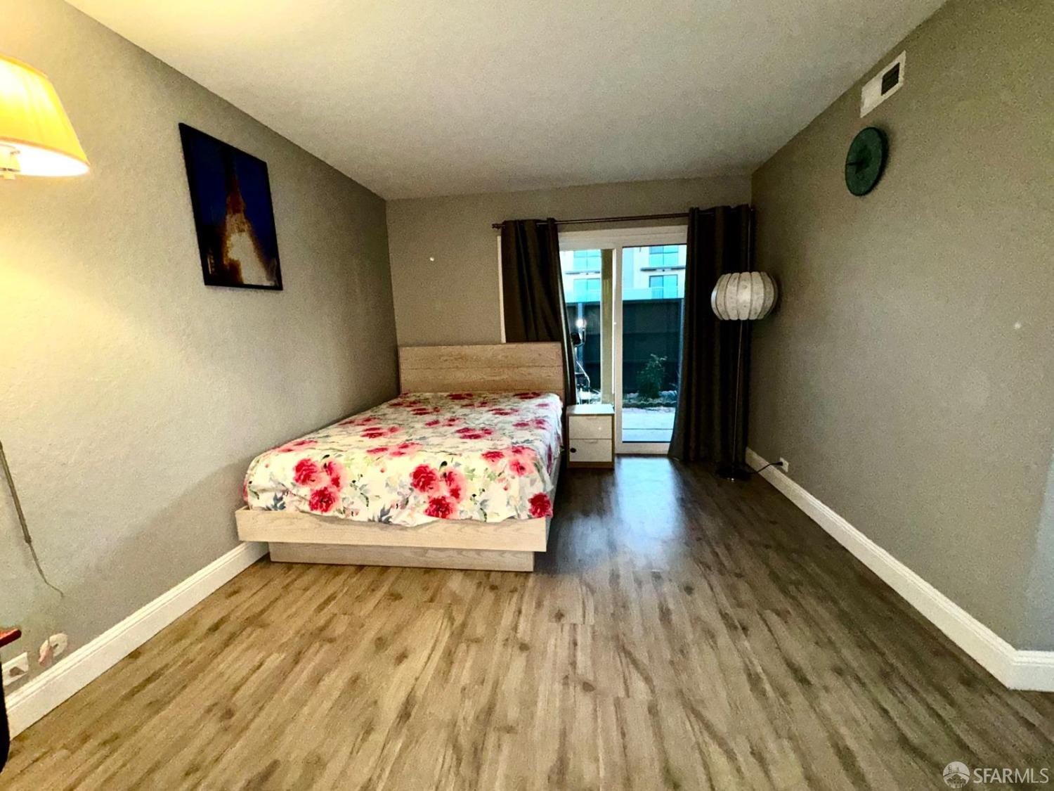 Detail Gallery Image 18 of 30 For 2103 Admiralty Ln, Foster City,  CA 94404 - 2 Beds | 2 Baths