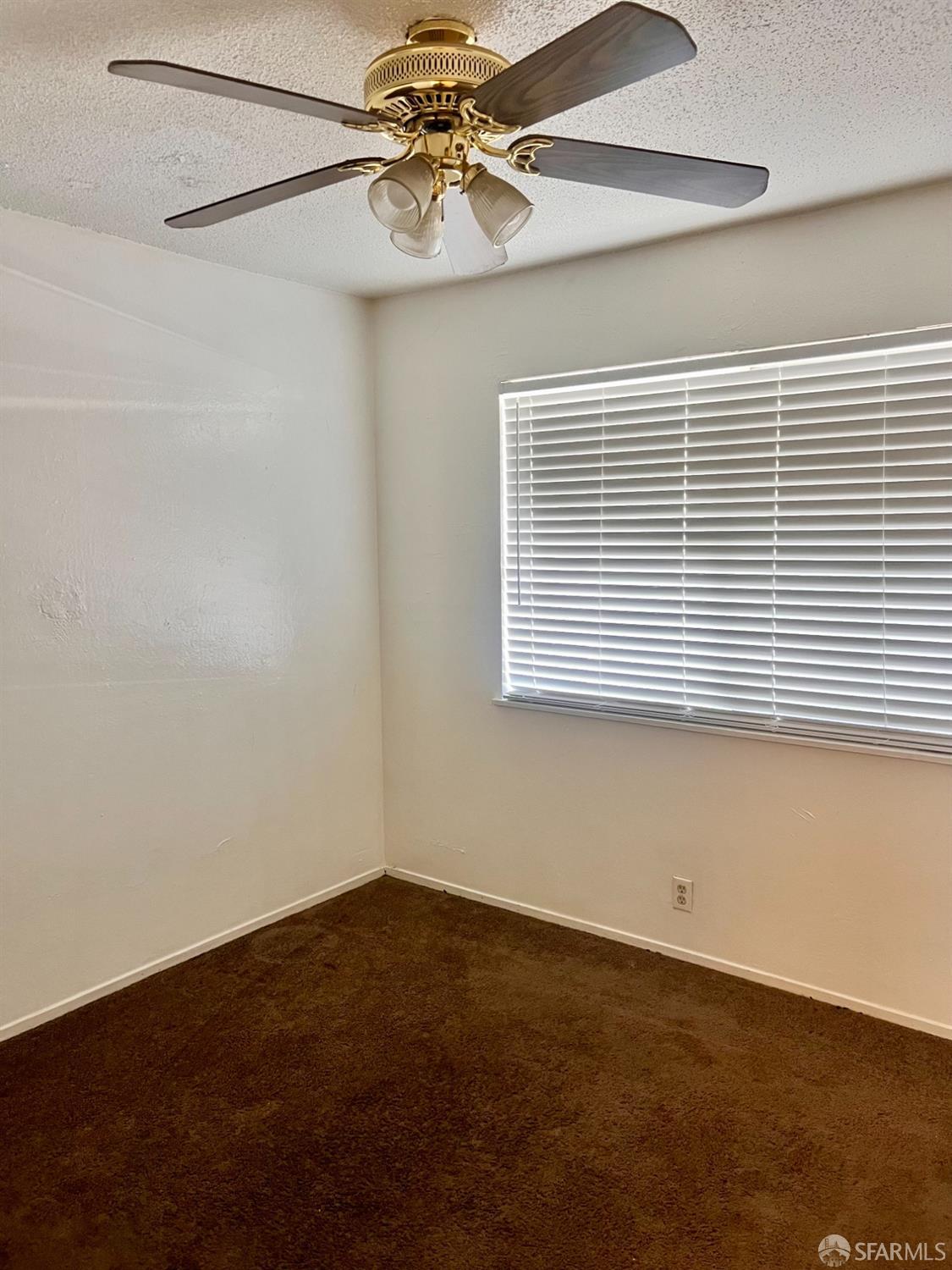 Detail Gallery Image 10 of 19 For 933 41st St, Oakland,  CA 94608 - – Beds | – Baths