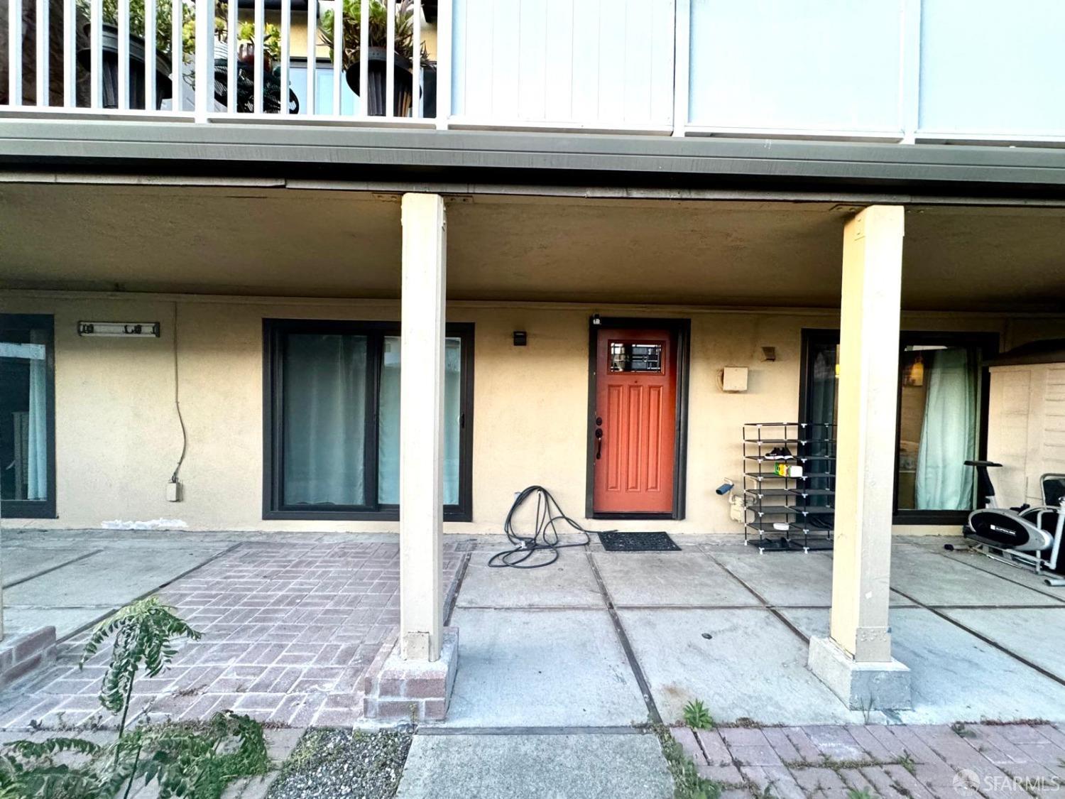 Detail Gallery Image 4 of 30 For 2103 Admiralty Ln, Foster City,  CA 94404 - 2 Beds | 2 Baths