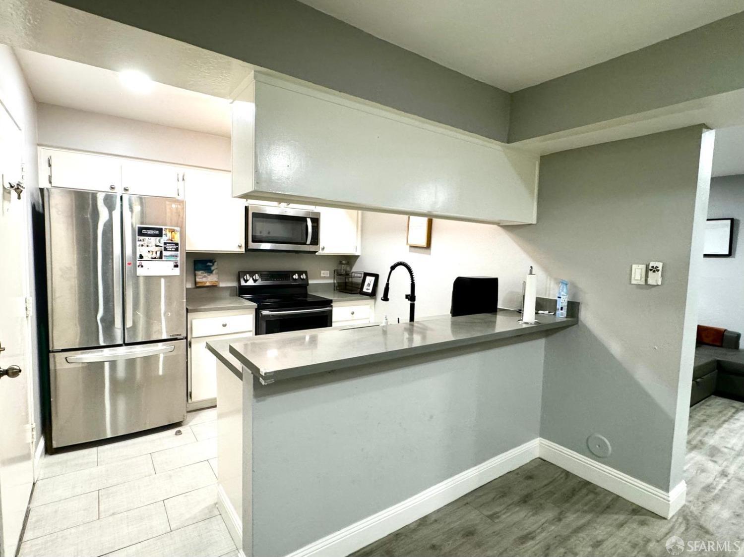 Detail Gallery Image 21 of 30 For 2103 Admiralty Ln, Foster City,  CA 94404 - 2 Beds | 2 Baths