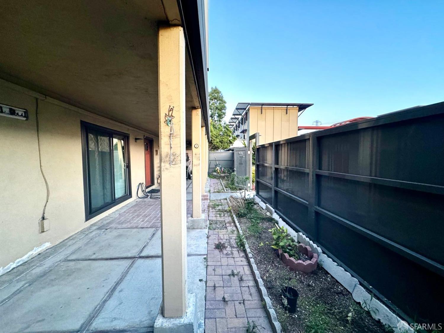 Detail Gallery Image 5 of 30 For 2103 Admiralty Ln, Foster City,  CA 94404 - 2 Beds | 2 Baths