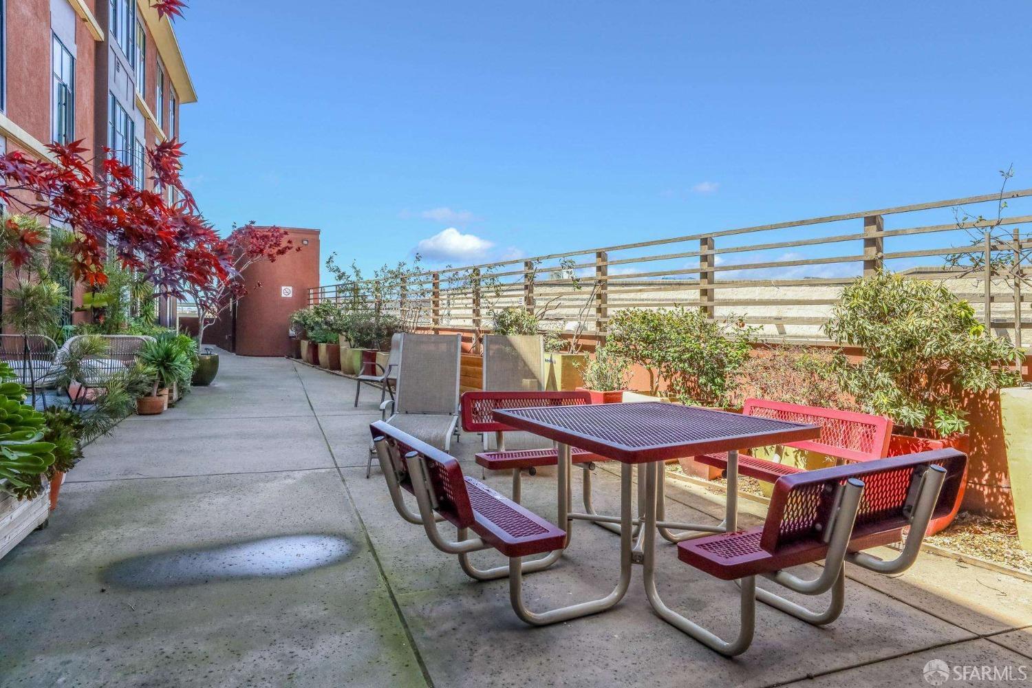 Detail Gallery Image 22 of 30 For 3801 San Pablo Ave #212,  Emeryville,  CA 94608 - 1 Beds | 1 Baths
