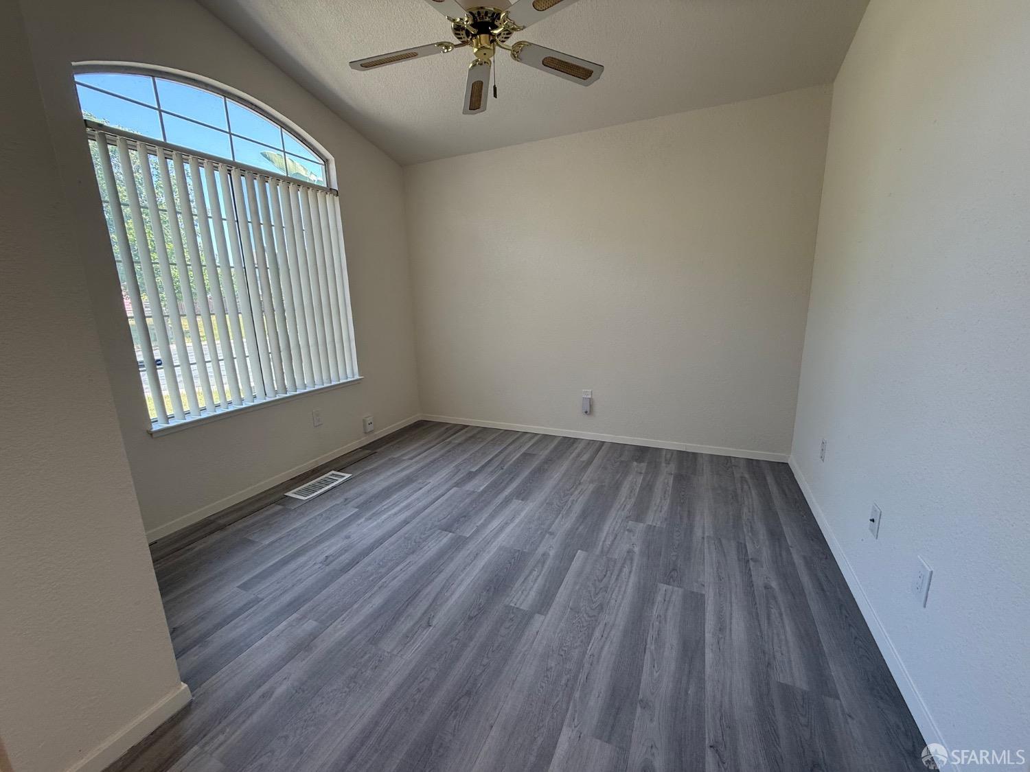 Detail Gallery Image 21 of 31 For 328 Snow Flake Way, Pittsburg,  CA 94565 - 3 Beds | 2 Baths