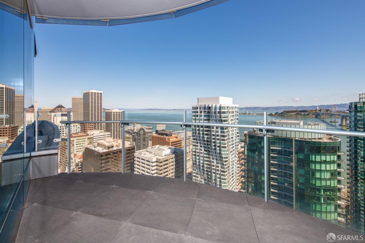Detail Gallery Image 26 of 27 For 201 Folsom St Ph41c,  San Francisco,  CA 94105 - 3 Beds | 3/1 Baths
